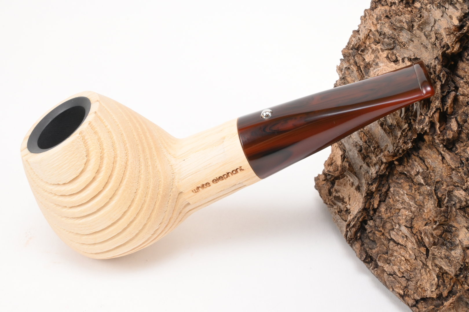 white_elephant_pipe_pfeife_etosha_5_1