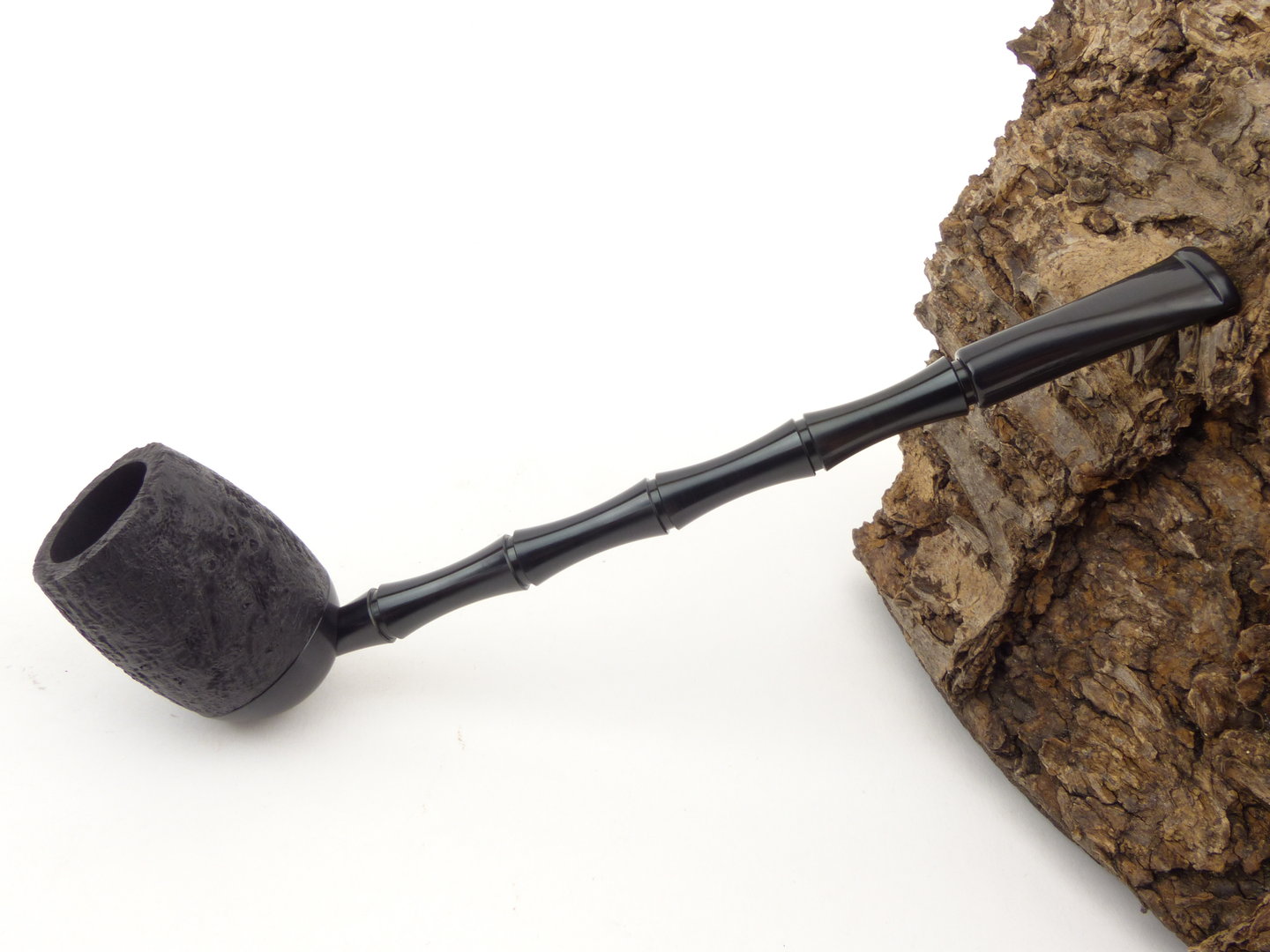 Tsuge_capito_metal_egg_black_1