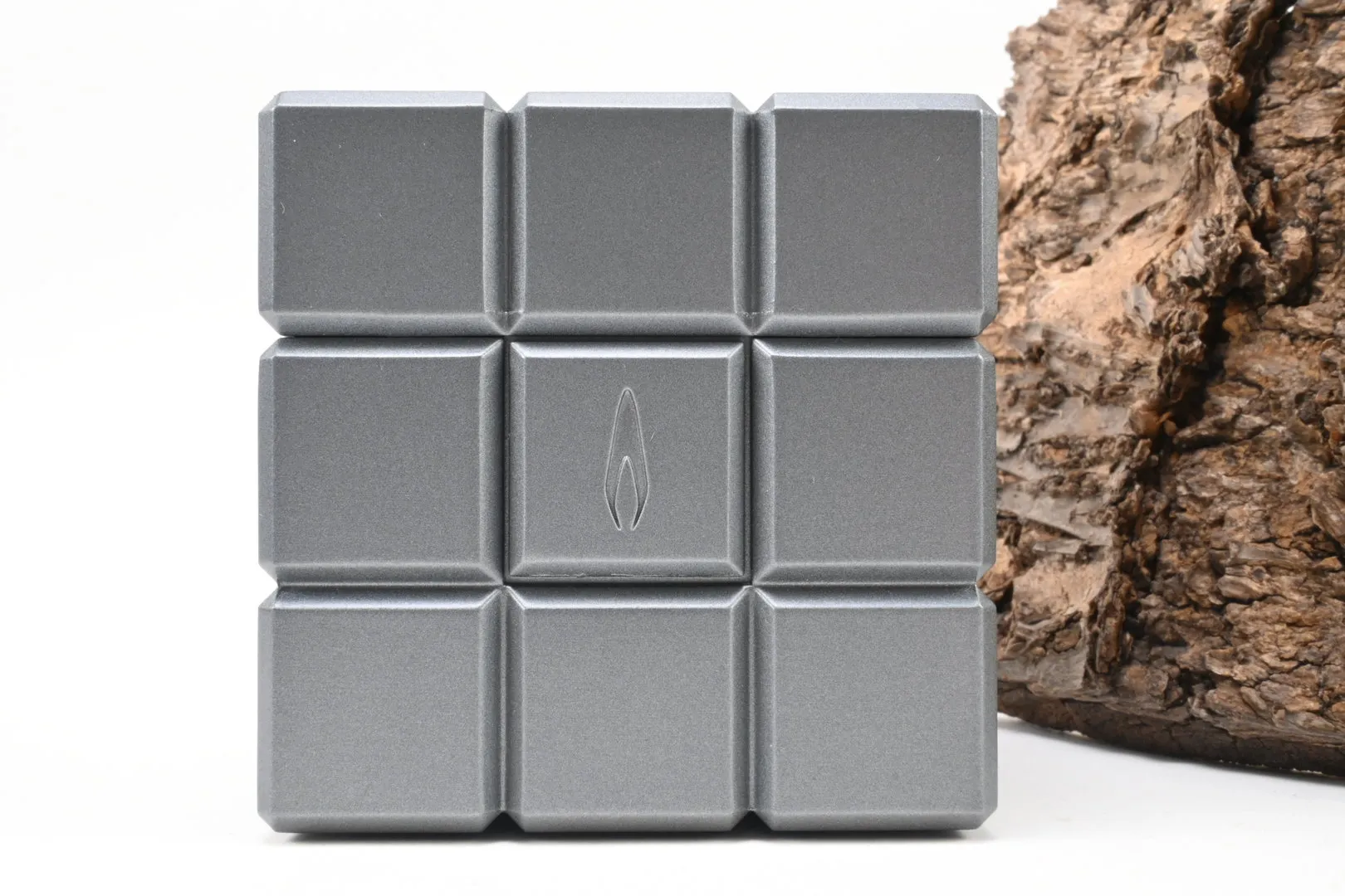 Colibri_Tischfeuerzeug_Heritage_Cube_Anthrazit_3