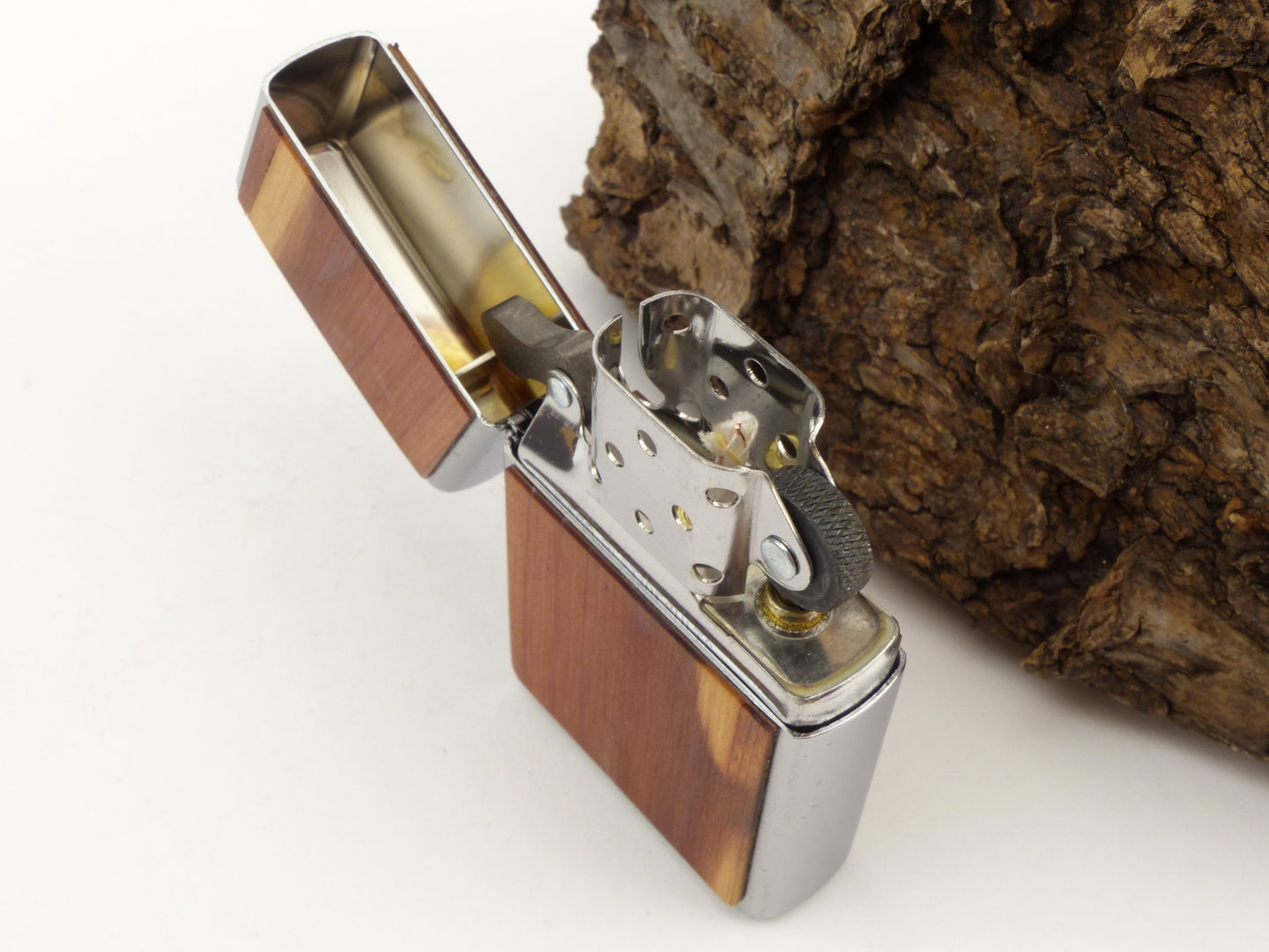 zippo_feuerzeug_woodchuck_cedar_60004584_8