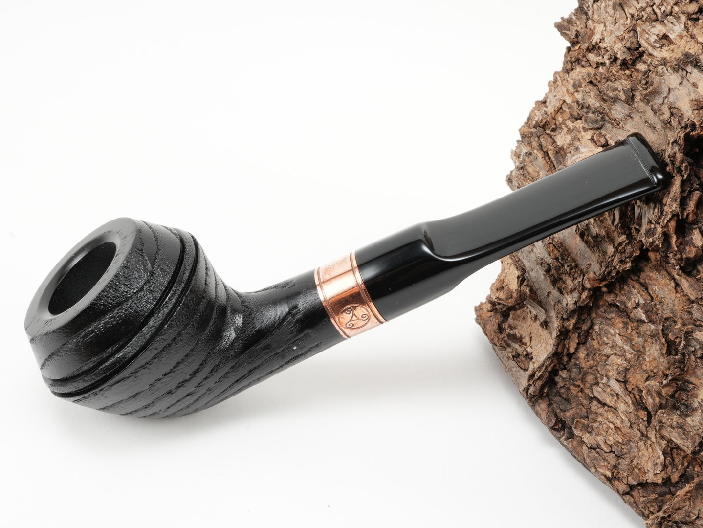 rattrays_distillery_129_G_black_1