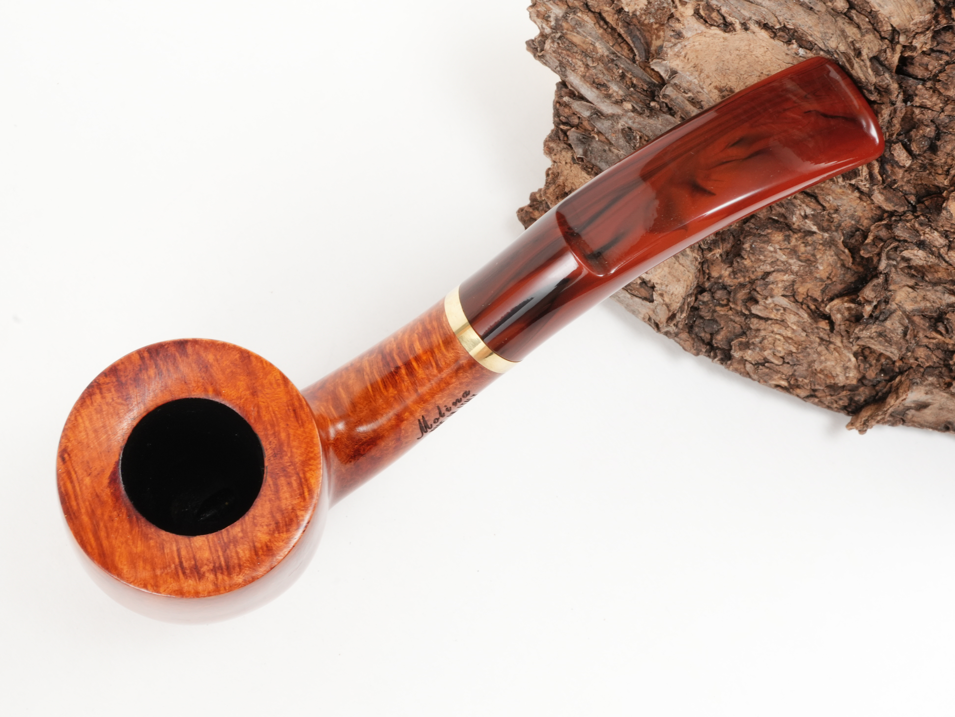 sicht von oben auf die Tabakpfeife Molina Striato Terracotta Modell 13 aus terrakottafarbenem Bruyèreholz