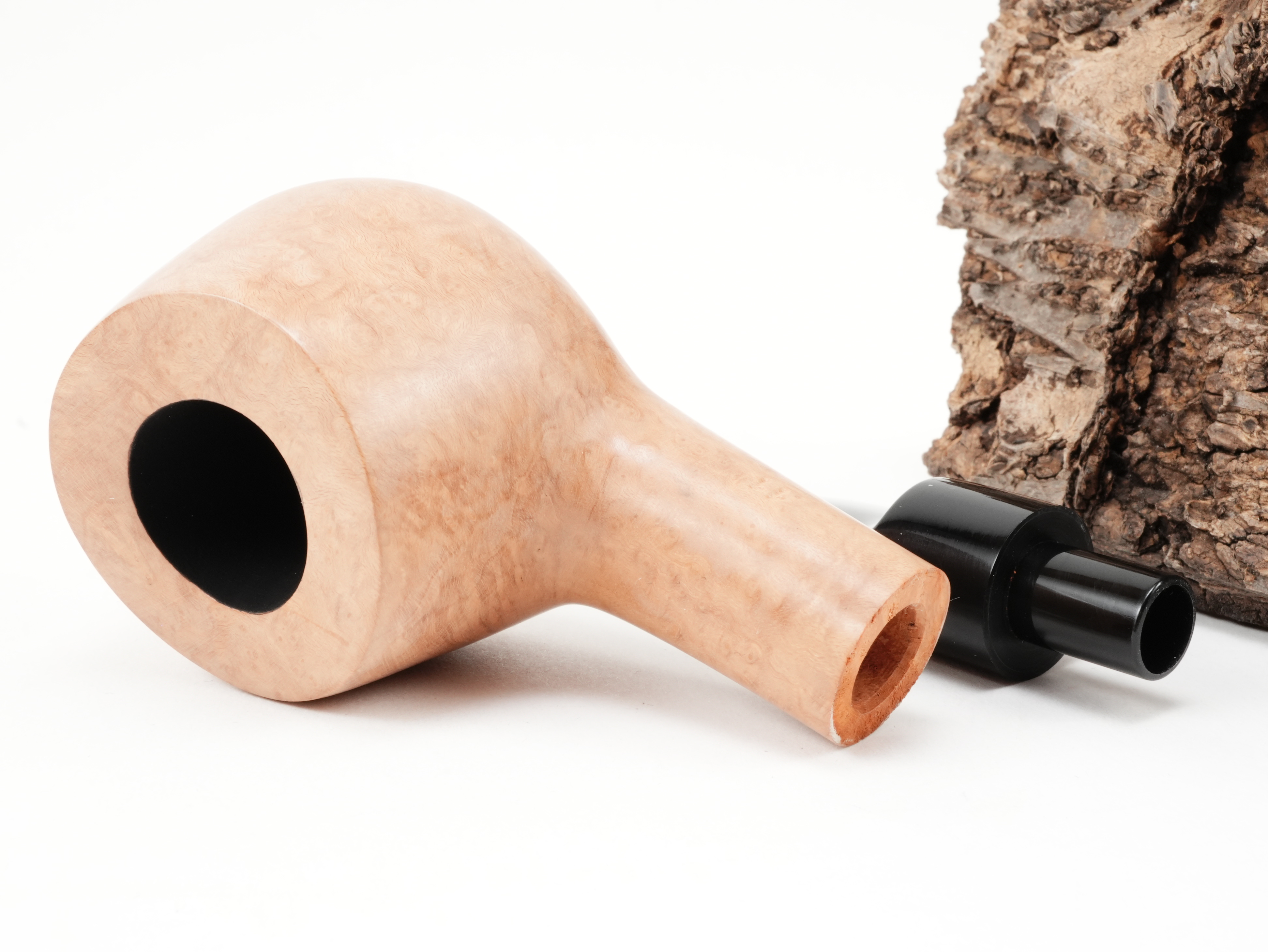 Zerlegte Stanwell Authentic Natural 11 mit Blick auf die Holmbohrung für 9mm Filter und den Mundstückzapfen