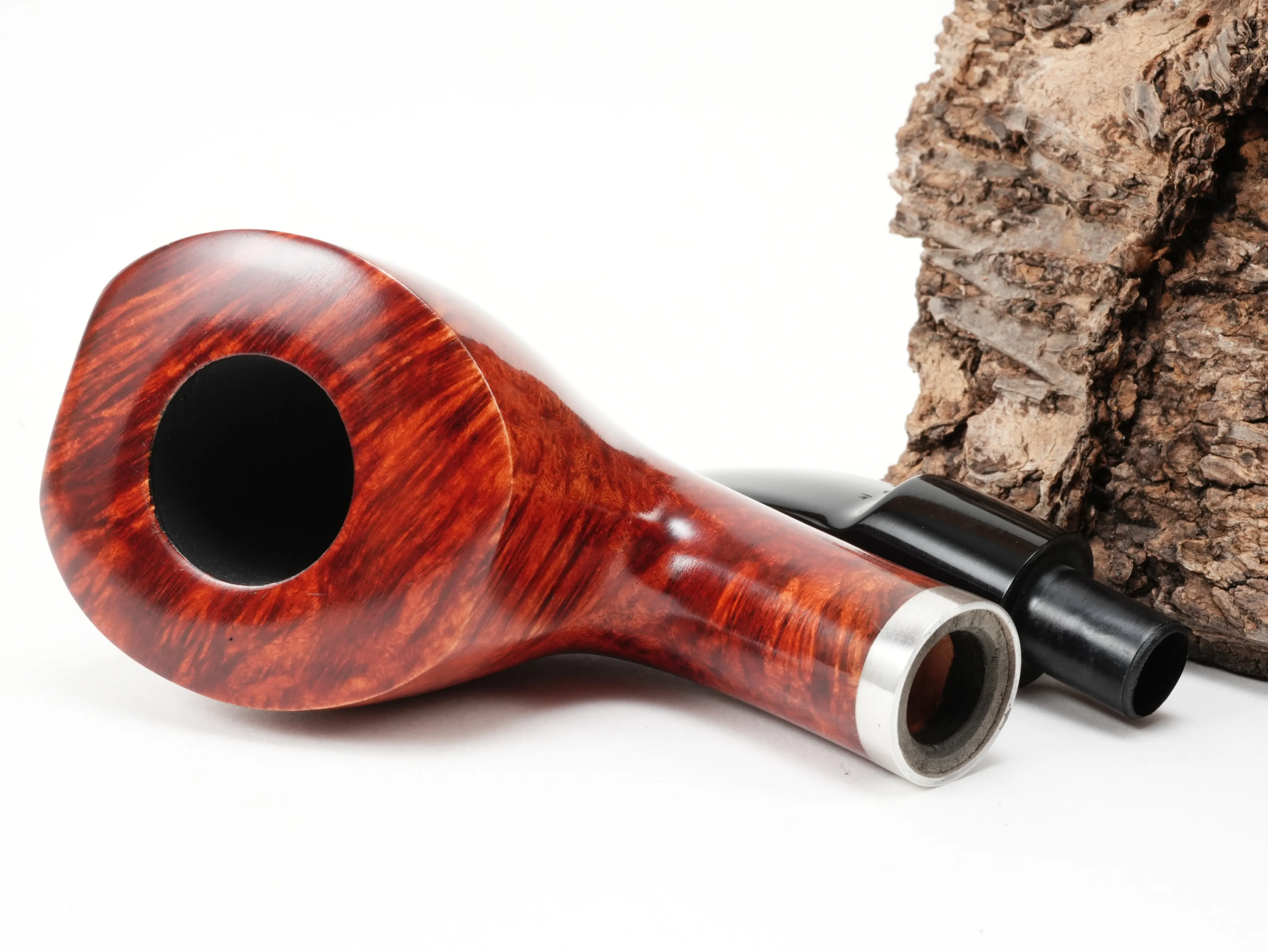 Zerlegte Stanwell København Terracotta 409 Pfeife mit Blick auf die 9mm Filterbohrung und den Aluminiumring am Holmende