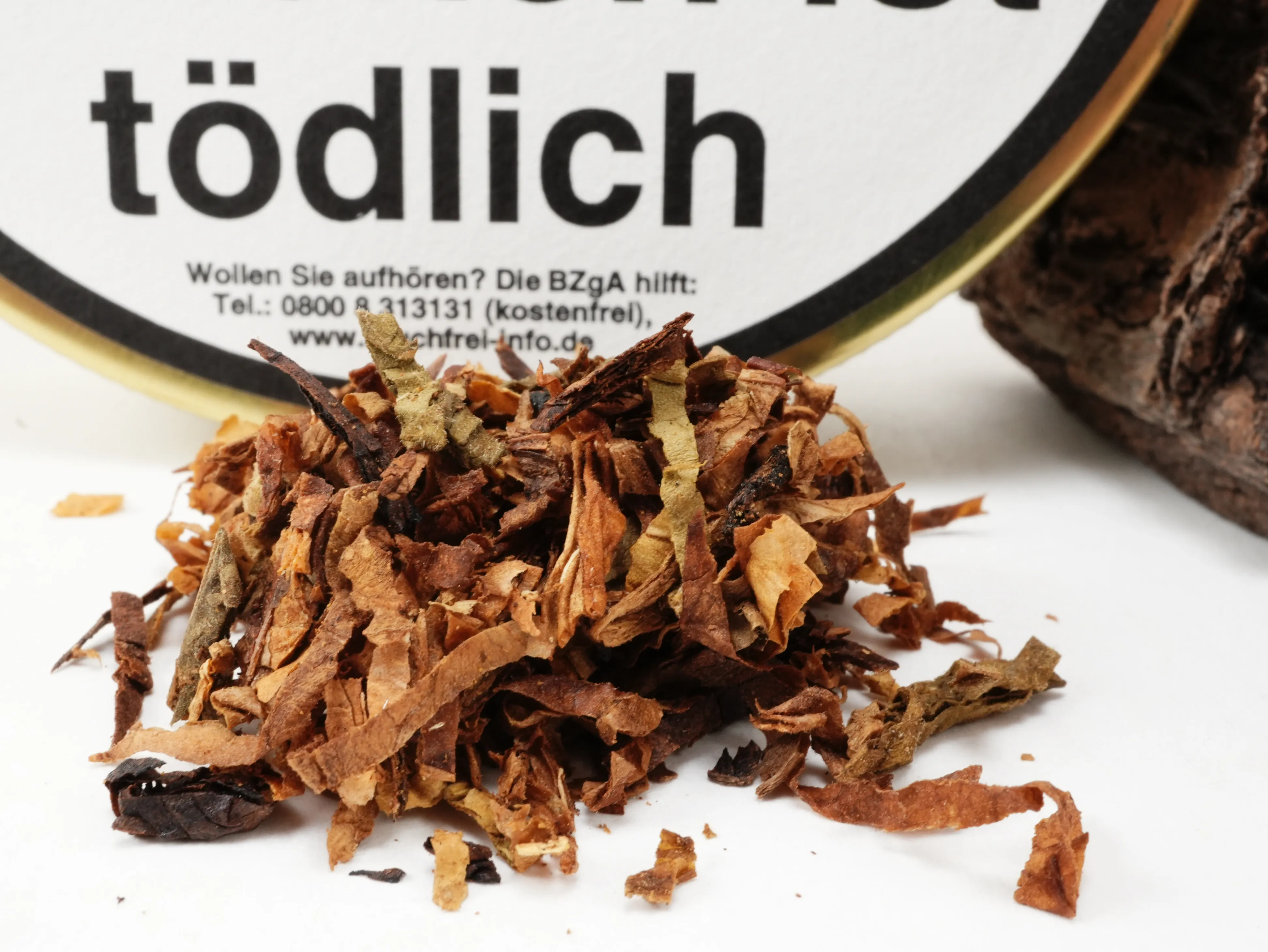 Nahaufnahme der Kopp Wood III Tabakmischung aus Flue Cured, Red und Golden Virginia, Burley, Orient und Latakia