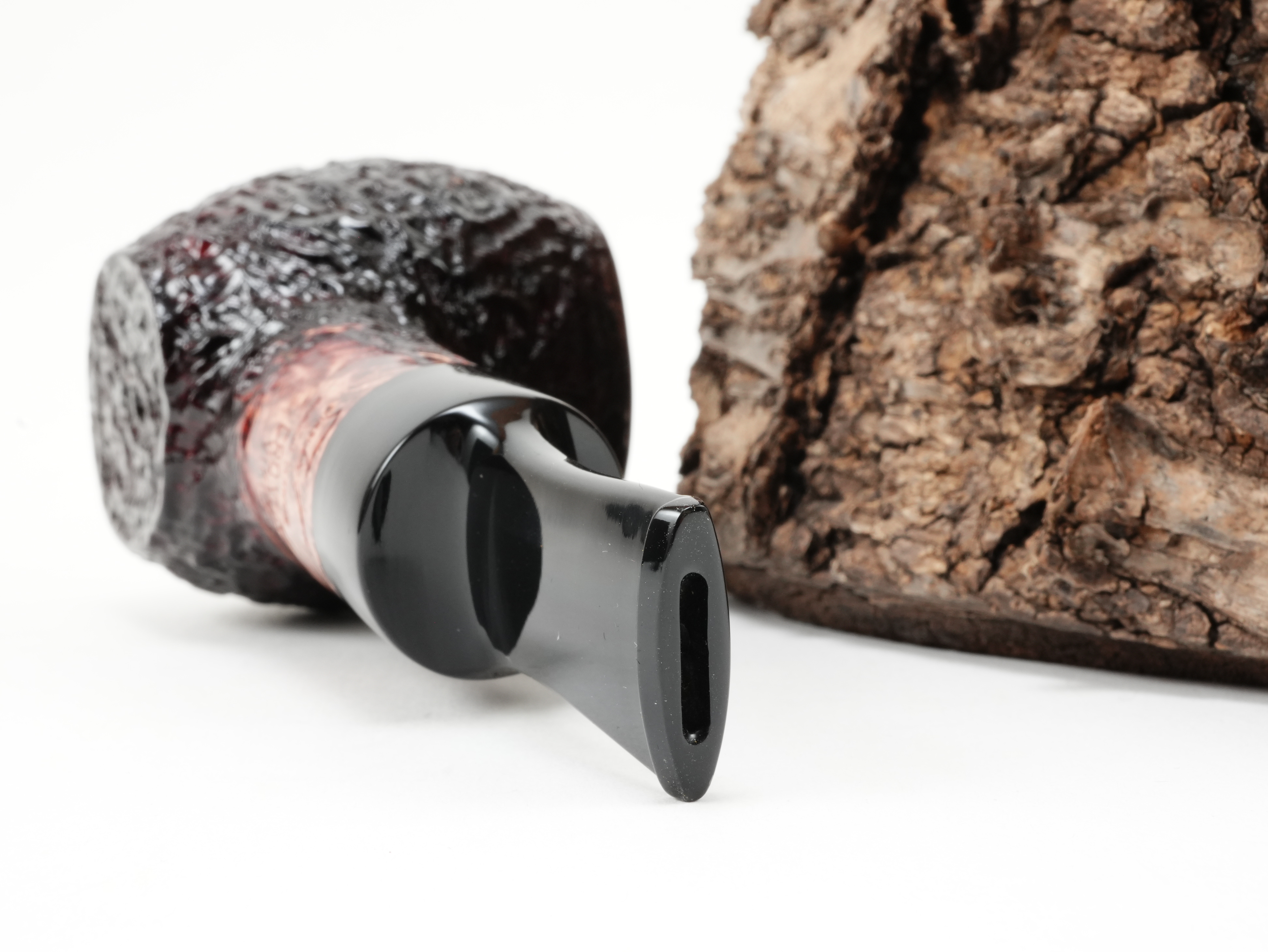 Nahaufnahme des kurzen schwarzen Acrylmundstücks der Poul Winslow Crown Viking 709 mit Bissstelle von hinten