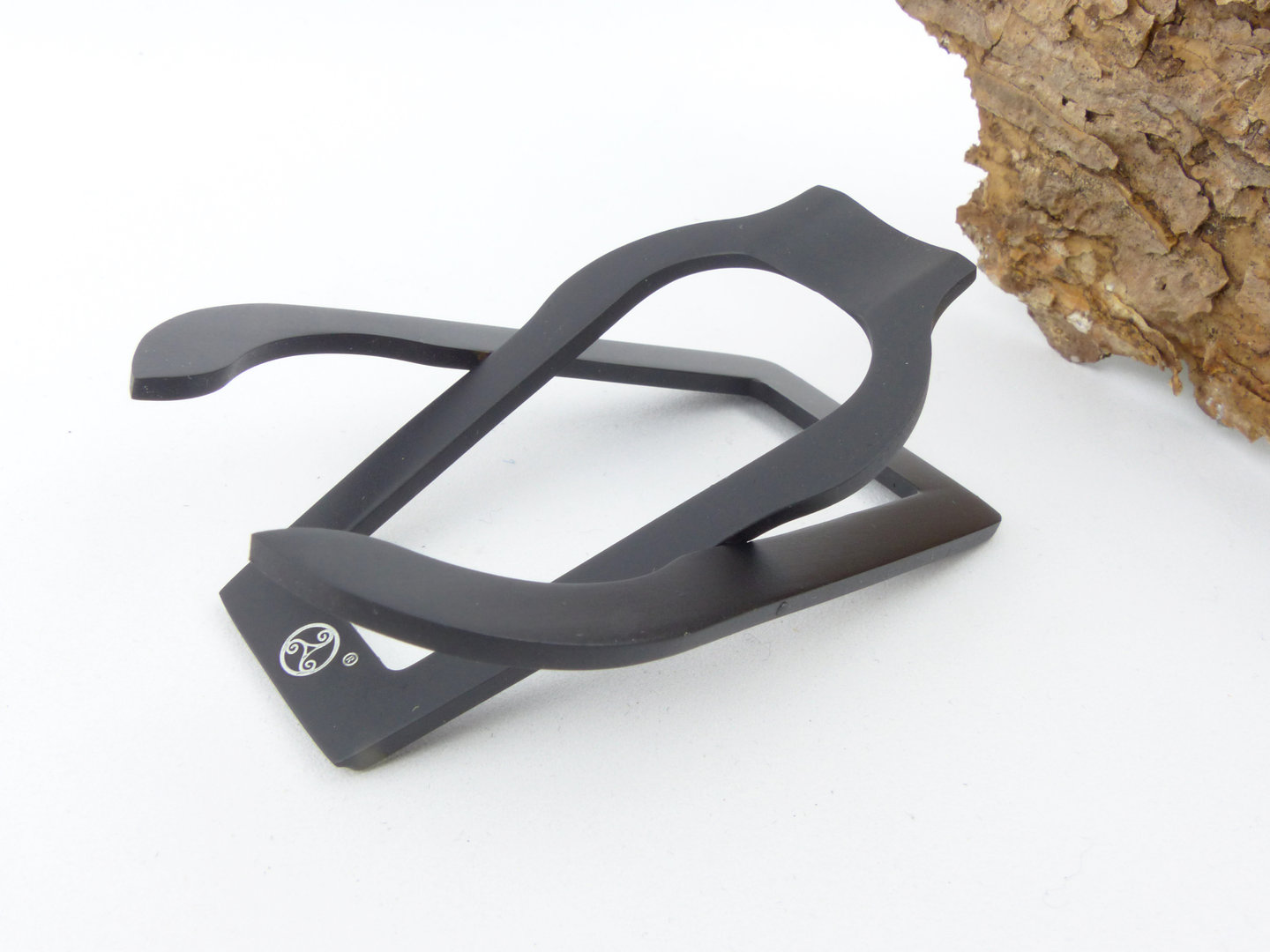 rattrays_pfeifenstaender_schwarz_1