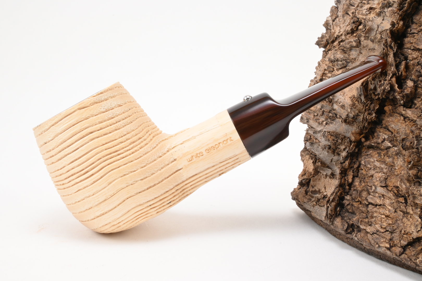 white_elephant_pipe_pfeife_etosha_6_2