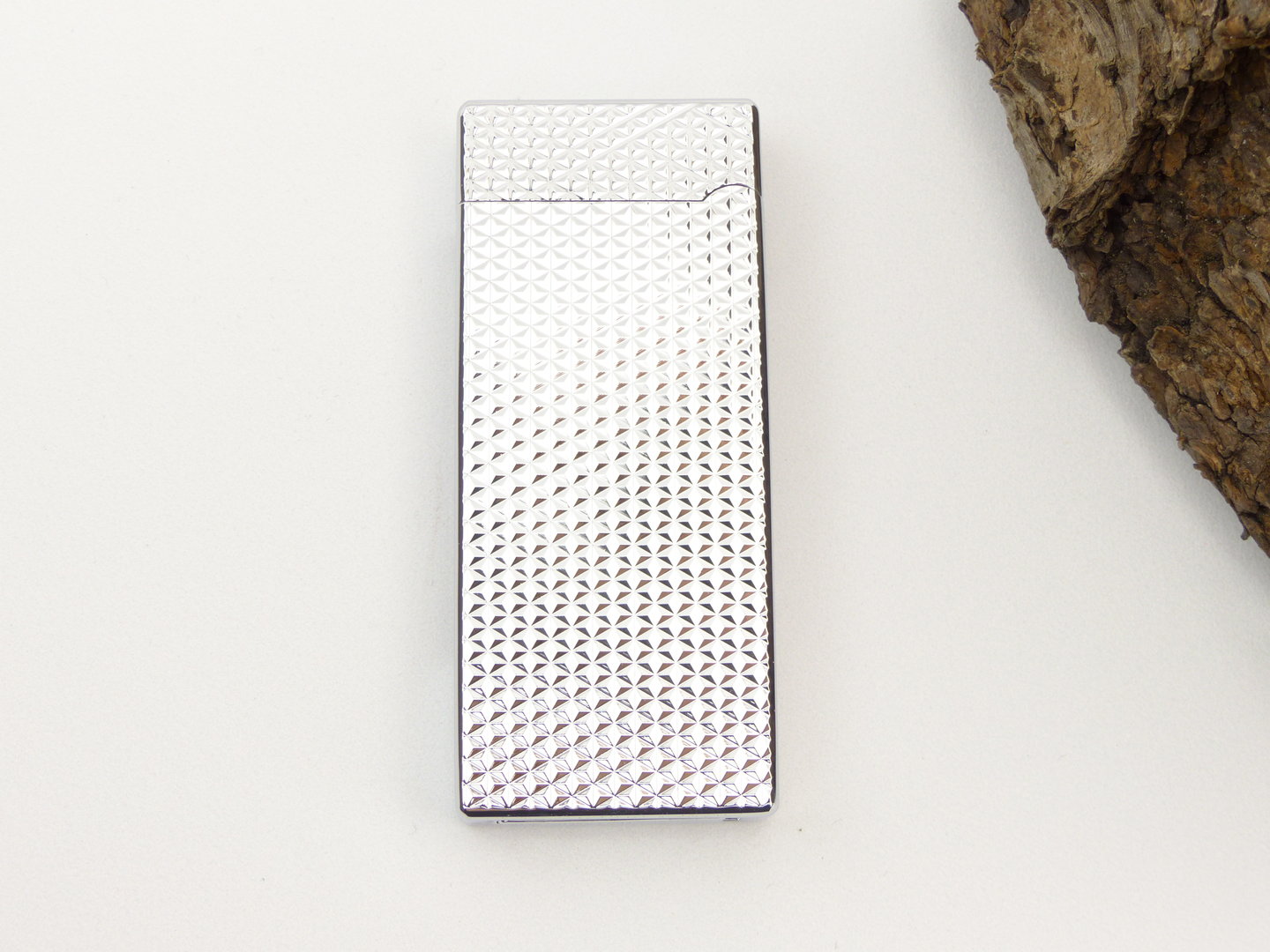 rattrays_grand_pfeifenfeuerzeug_facette_2