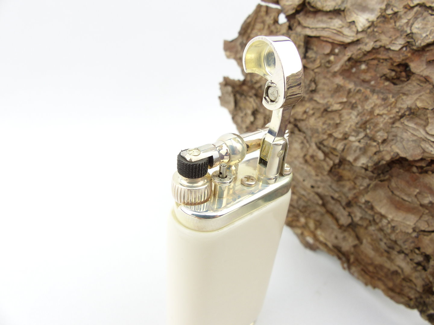 im-corona-ic-64-4001-old-boy_6