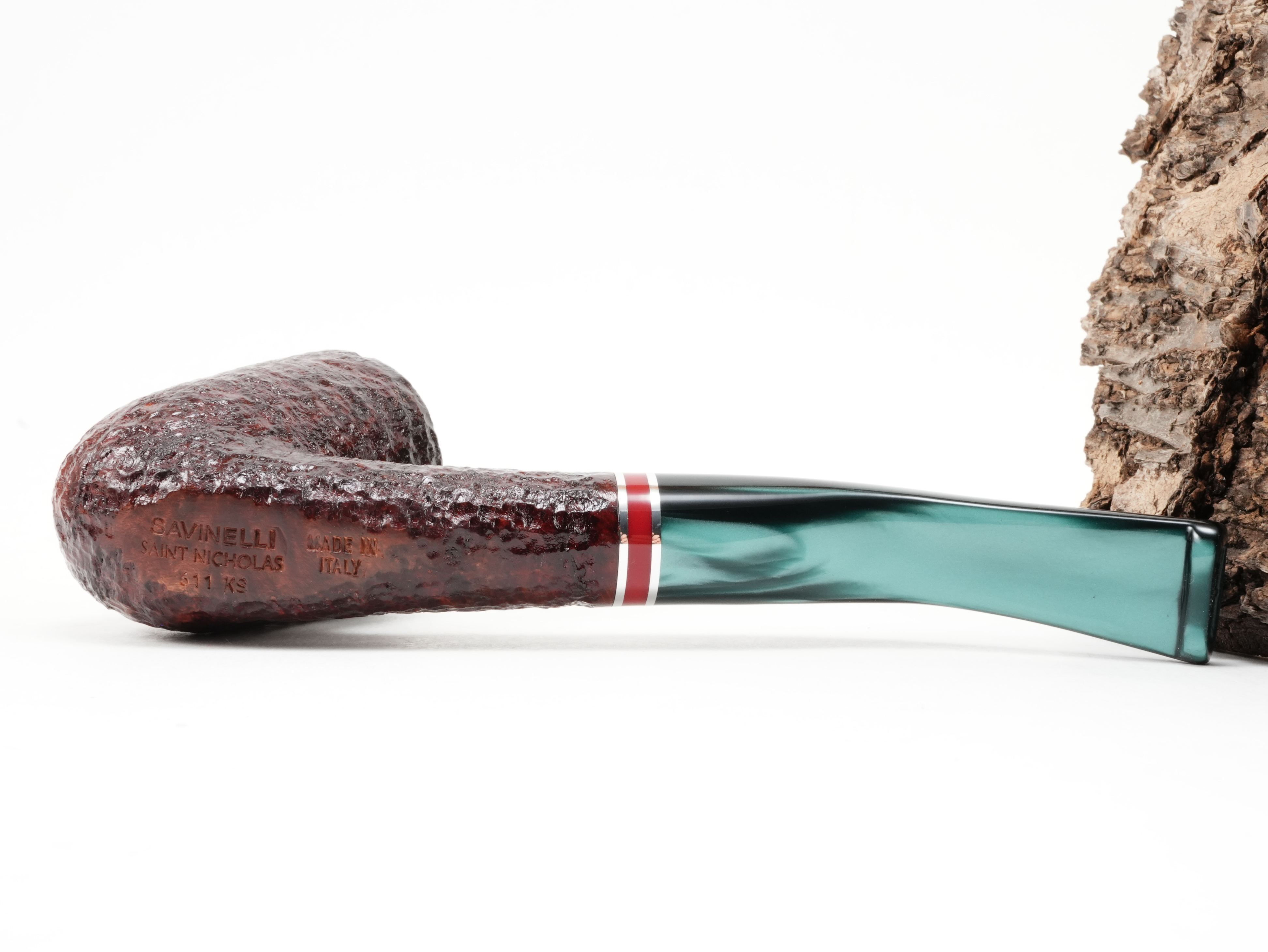 Unterseite der Savinelli Saint Nicholas 2026 611 KS mit glatter Fläche und Stempelung SAVINELLI SAINT NICHOLAS MADE IN ITALY 611 KS