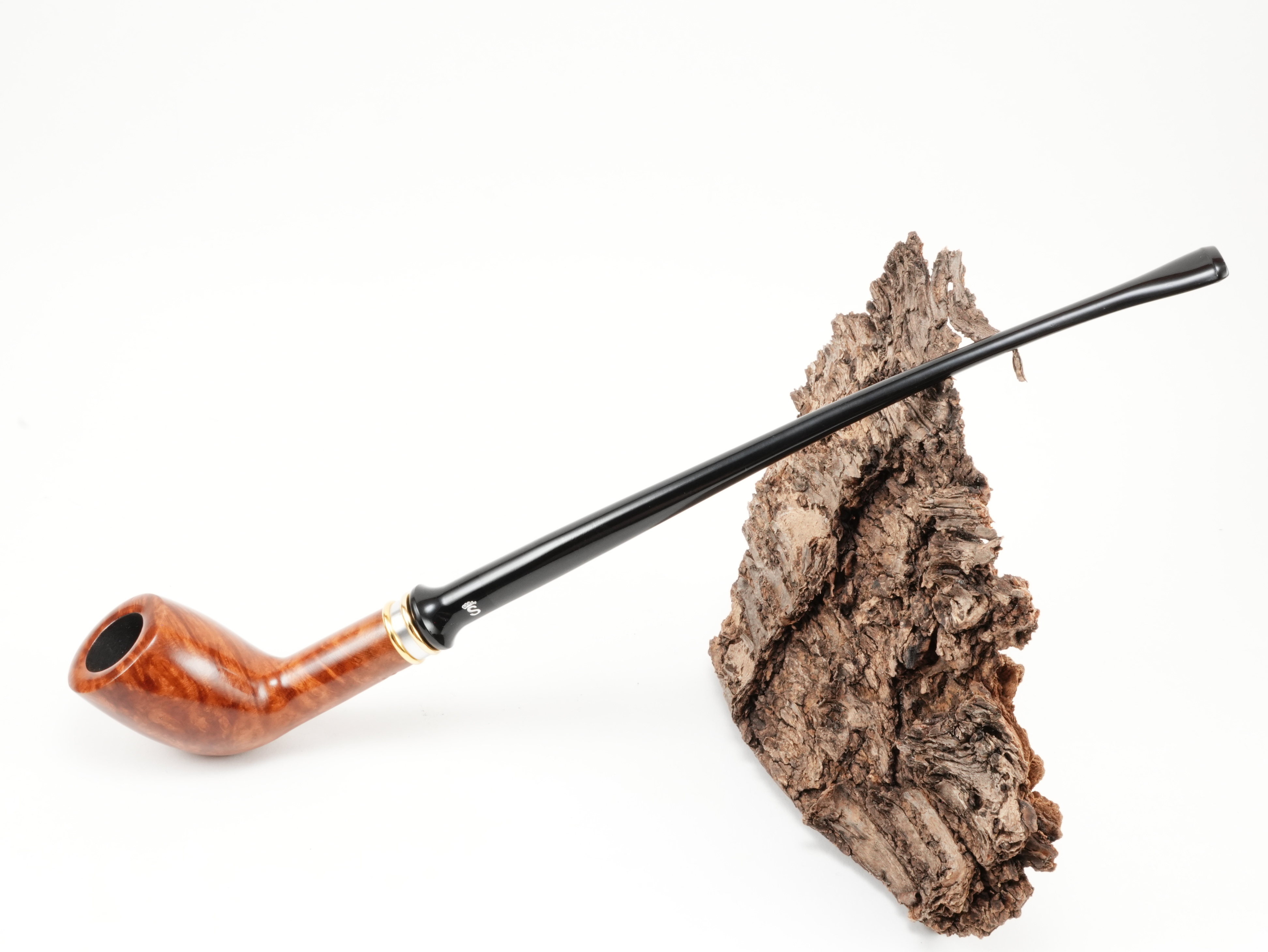 Stanwell H.C. Andersen Light 1 Lesepfeife aus hellem Bruyère im Albert-Shape mit langem Ebonitmundstück – Titelbild schräg von oben