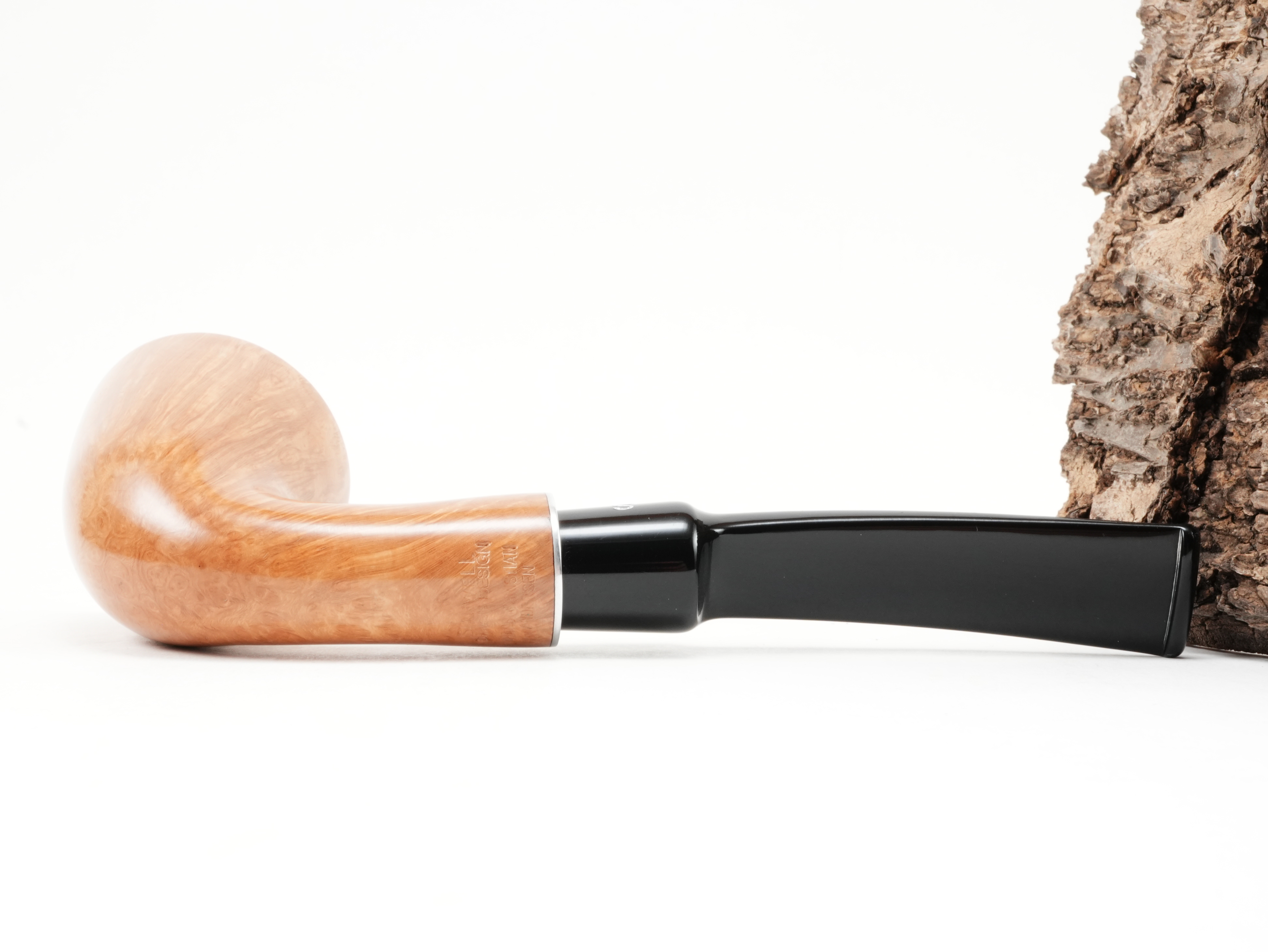 Unterseite des hellem Bruyère-Pfeifenkopfs der Stanwell H.C. Andersen Flawless 6 mit eingeprägtem Marken-Stempel