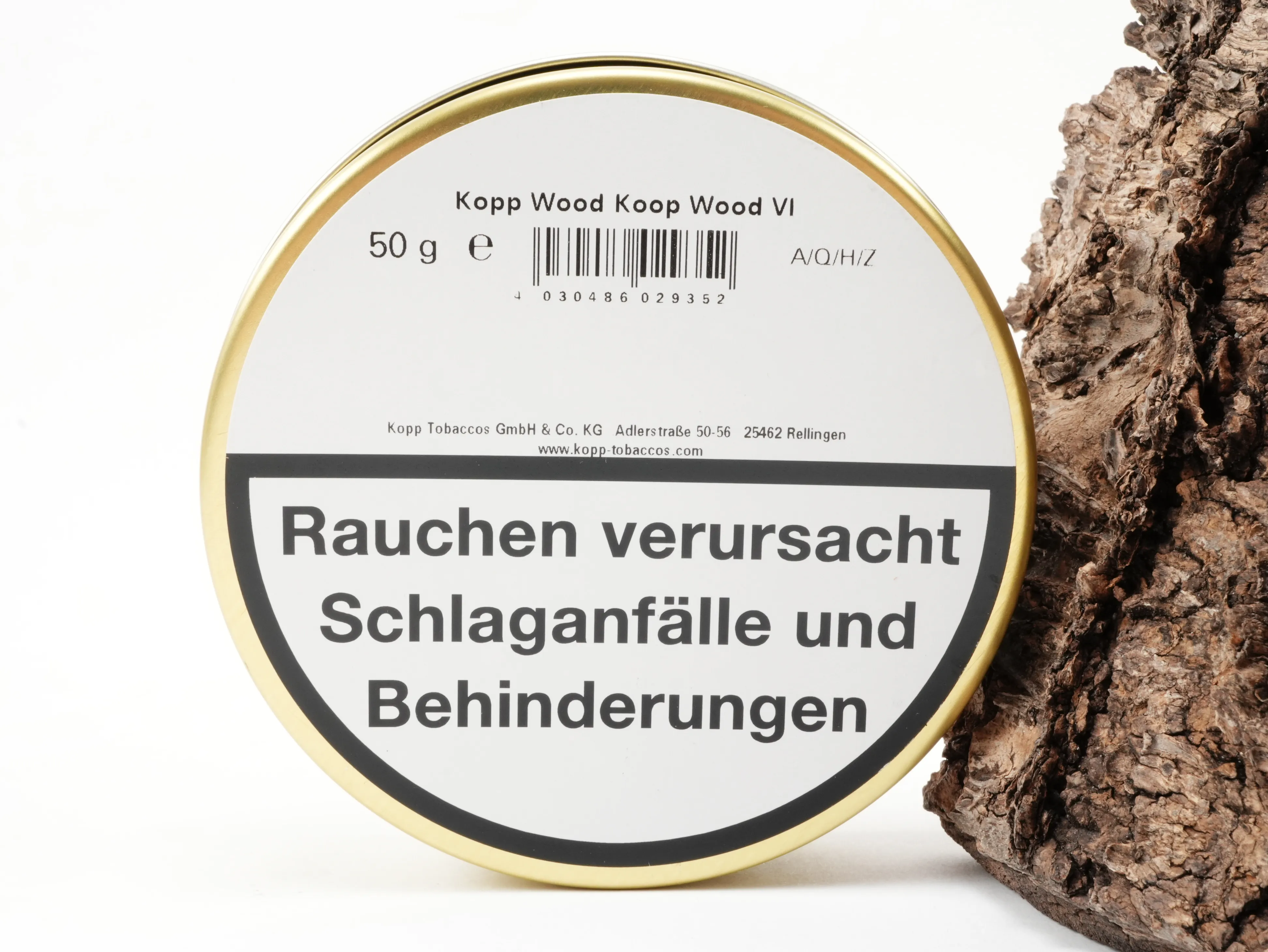 Dosenrücken des Kopp Tobaccos Wood VI Pfeifentabaks mit Herstellerangaben und EAN-Barcode