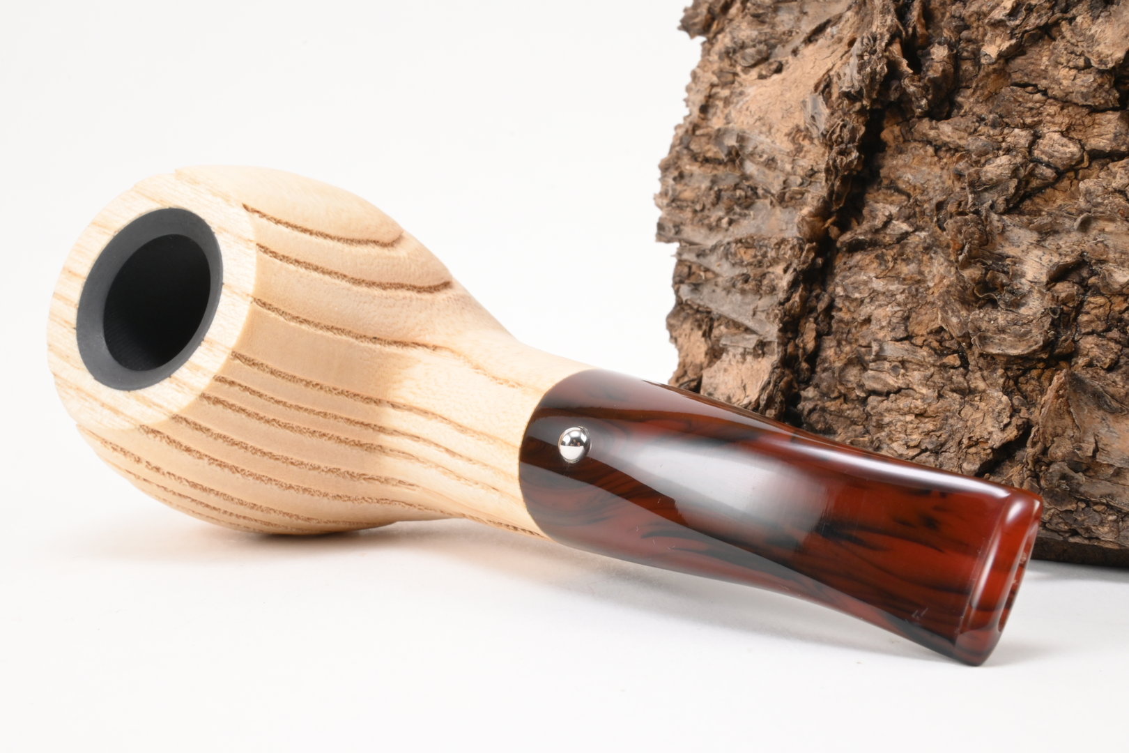 white_elephant_pipe_pfeife_etosha_2_5