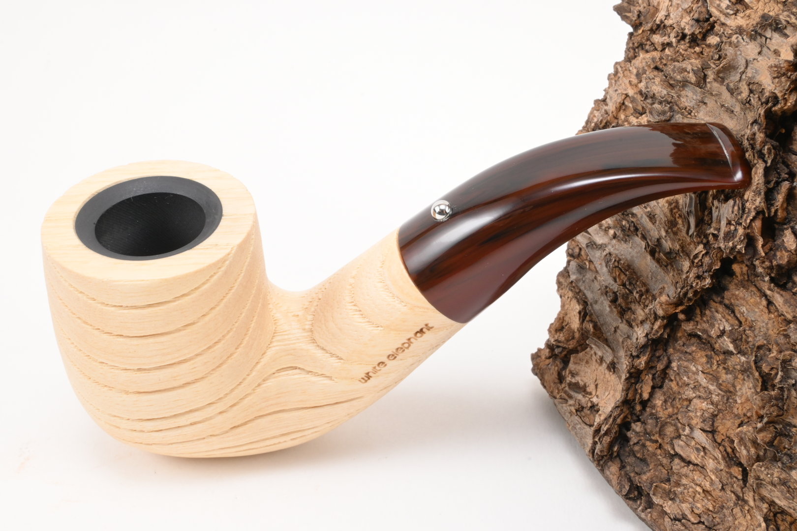 white_elephant_pipe_pfeife_etosha_4_1