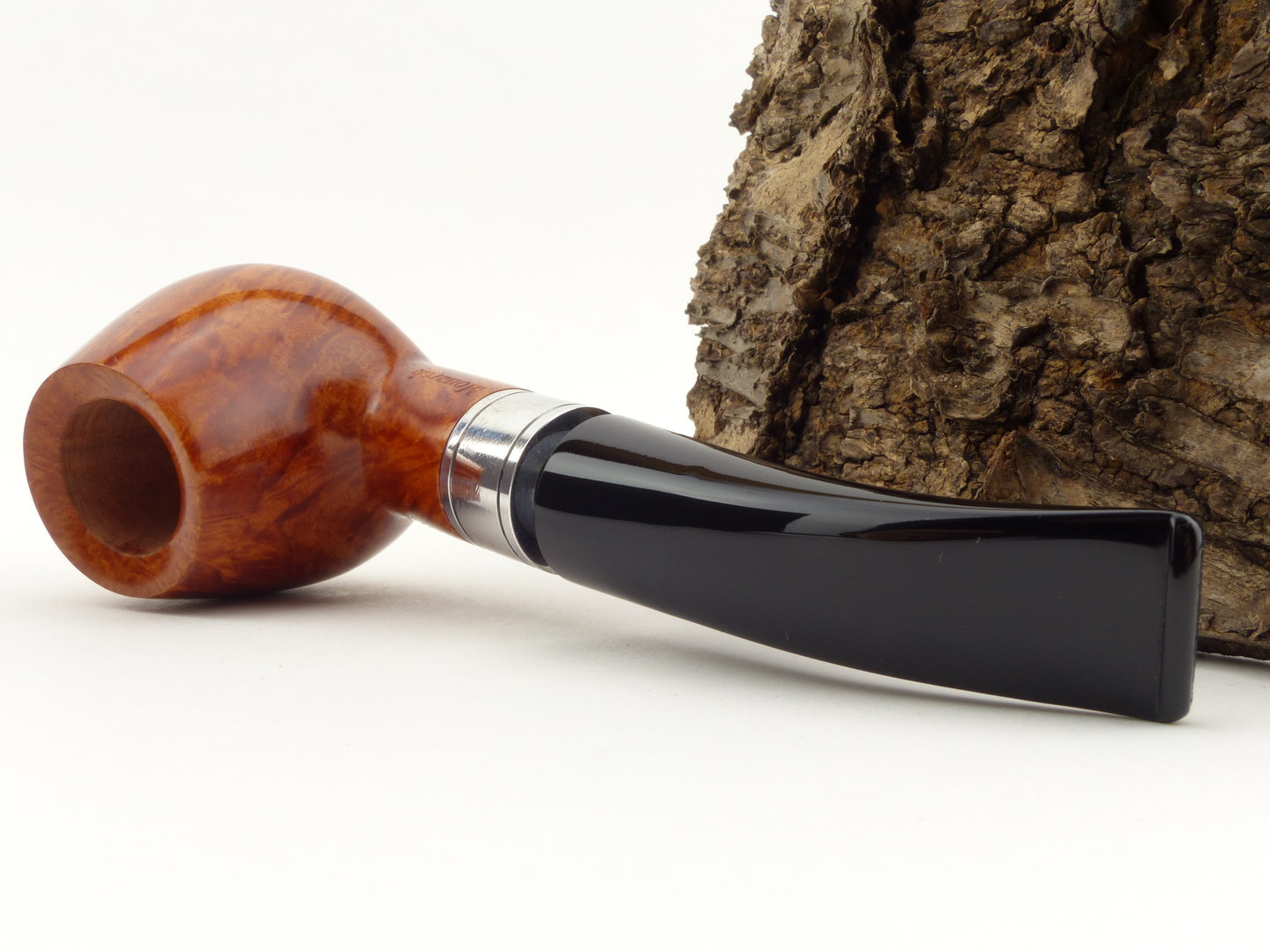 rattrays_monarch_4_light_black_5