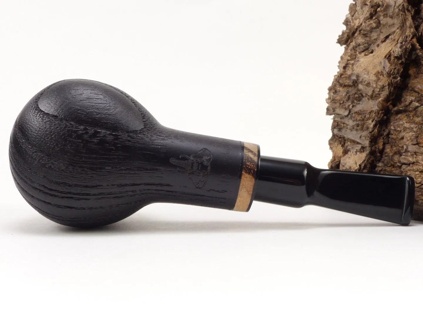white_elephant_pipe_pfeife_cameroon_5_7