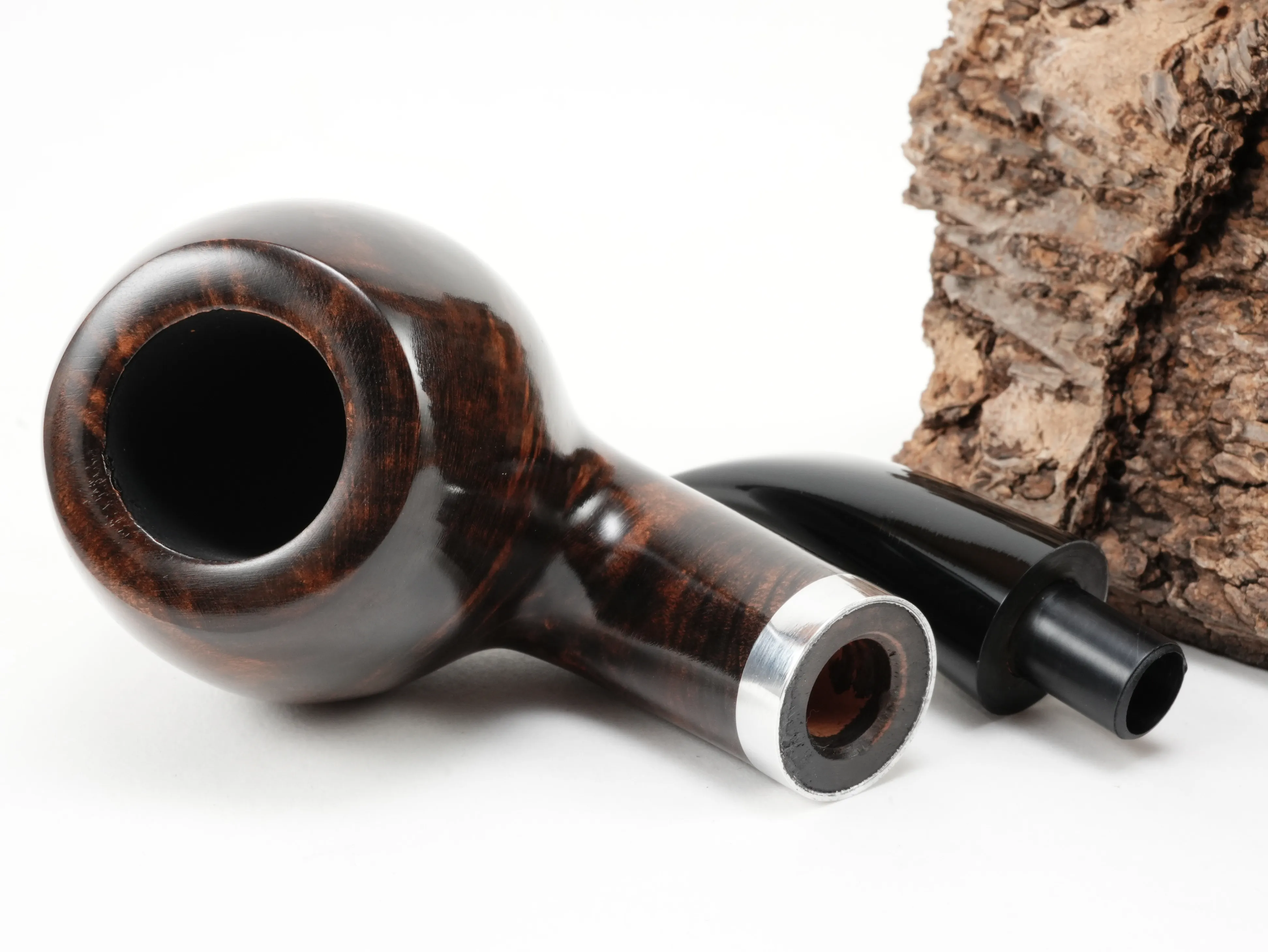 Zerlegte Stanwell København 185 Pfeife mit Blick auf die 9mm Filterbohrung und den Aluminiumring am Holmende