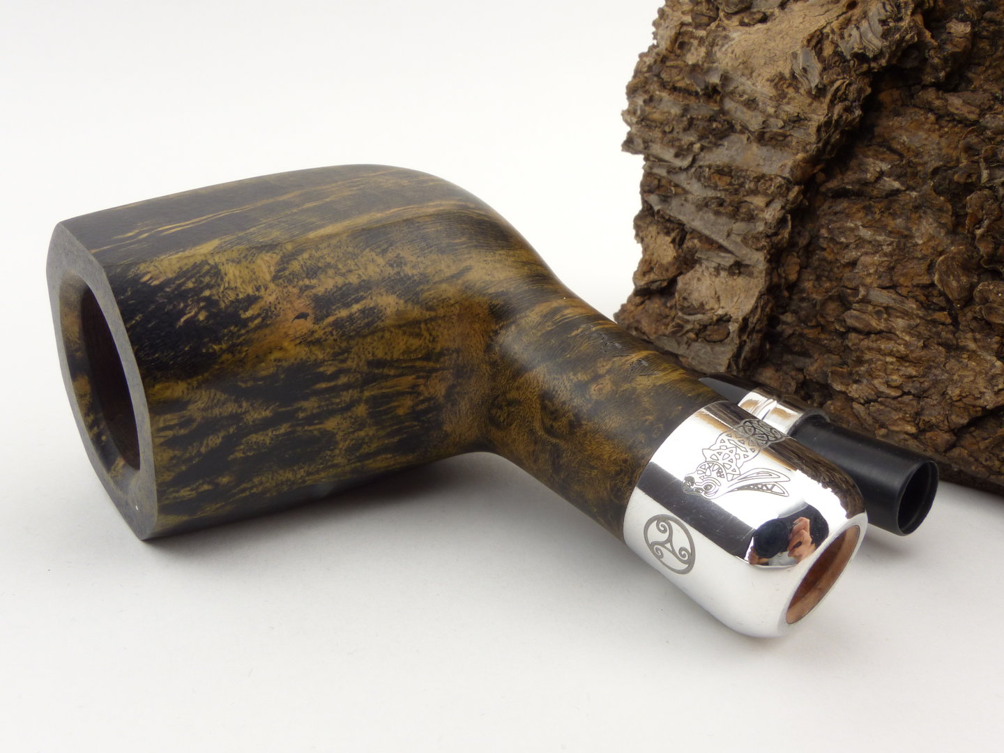 Rattrays_pipe_of_the_year_Jahrespfeife_2023_contrast_8