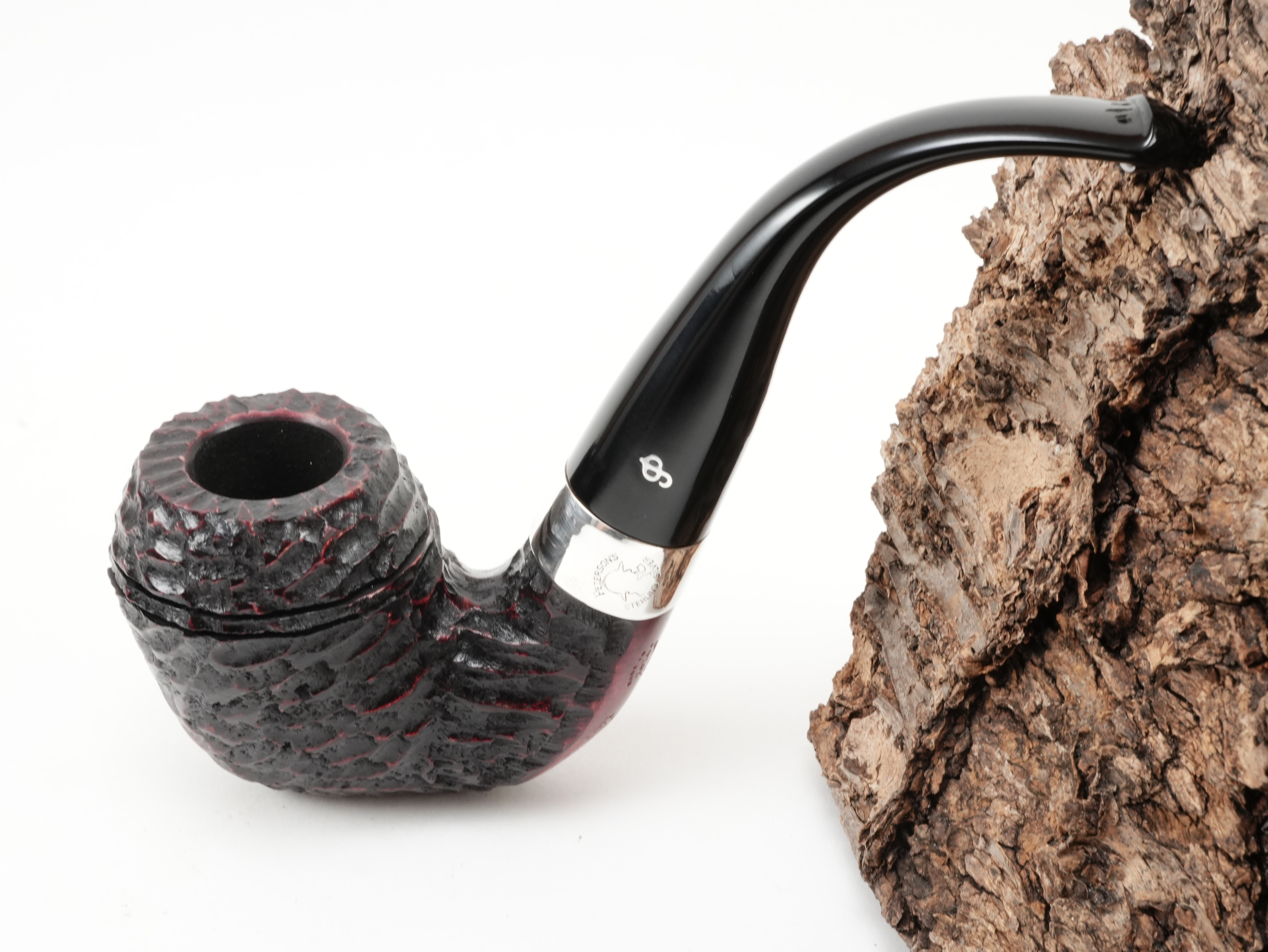 Peterson Sherlock Holmes Watson Rustic Pfeife Bent Rhodesian grob rustiziert dunkelbraun mit 925 Sterling Silberring und Ebonitmundstück – Titelbild Seitenansicht