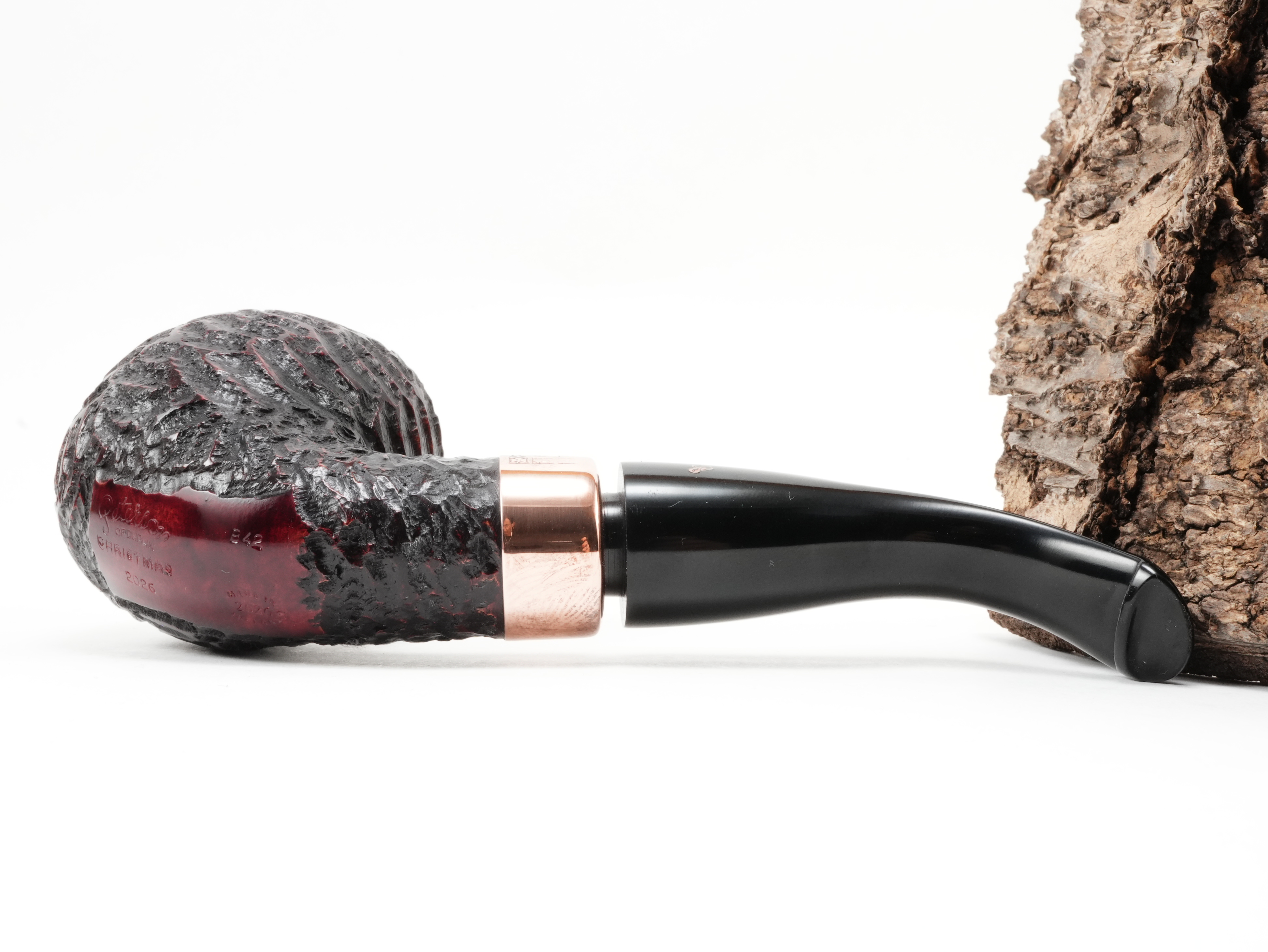Unterseite der Peterson Christmas 2026 Rustic B42 Pfeife mit Stempelung Peterson of Dublin Christmas 2026 B42 Made in Ireland
