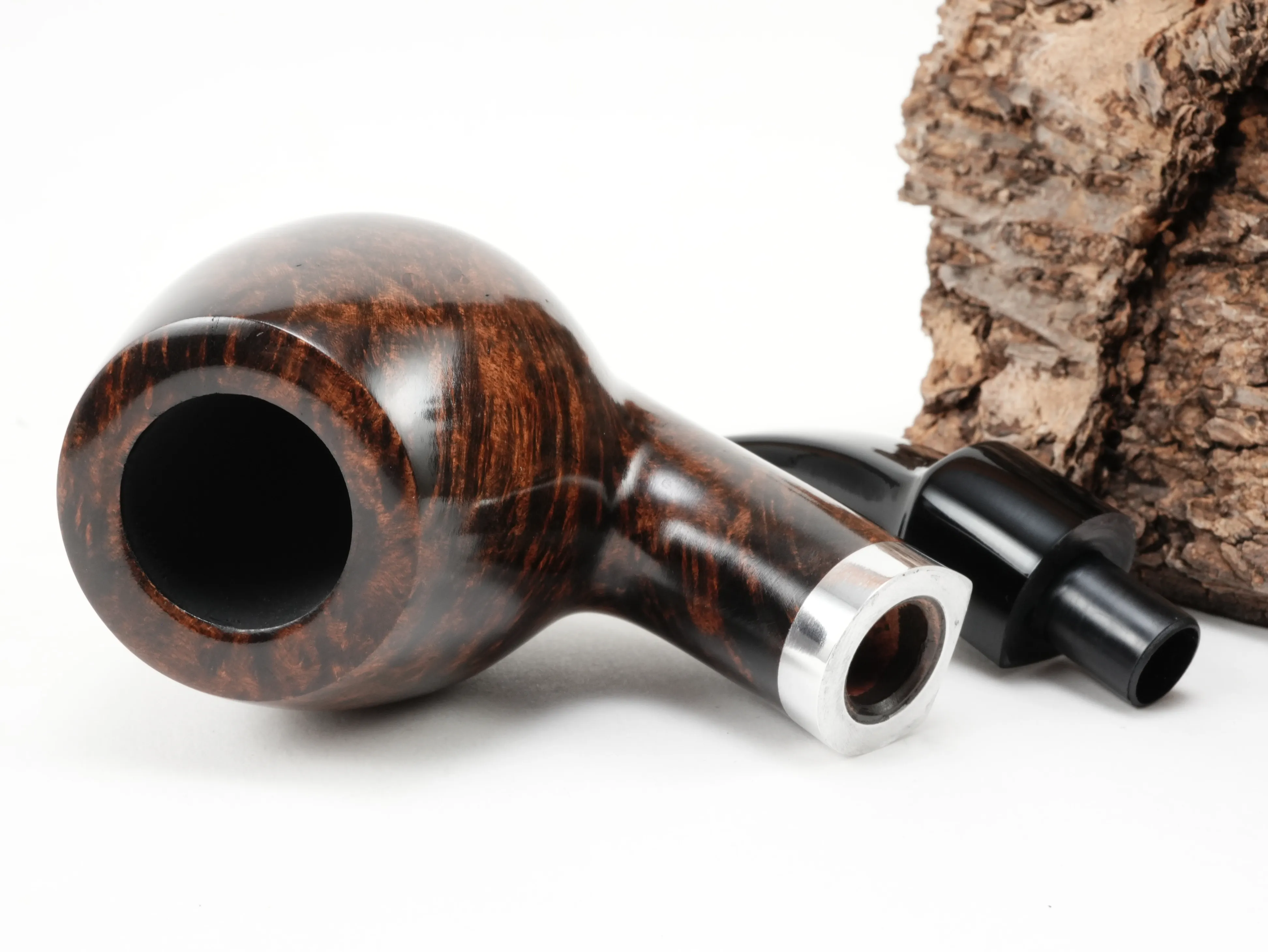 Zerlegte Stanwell København 232 Pfeife mit Blick auf die 9mm Filterbohrung und den Aluminiumring am Holmende
