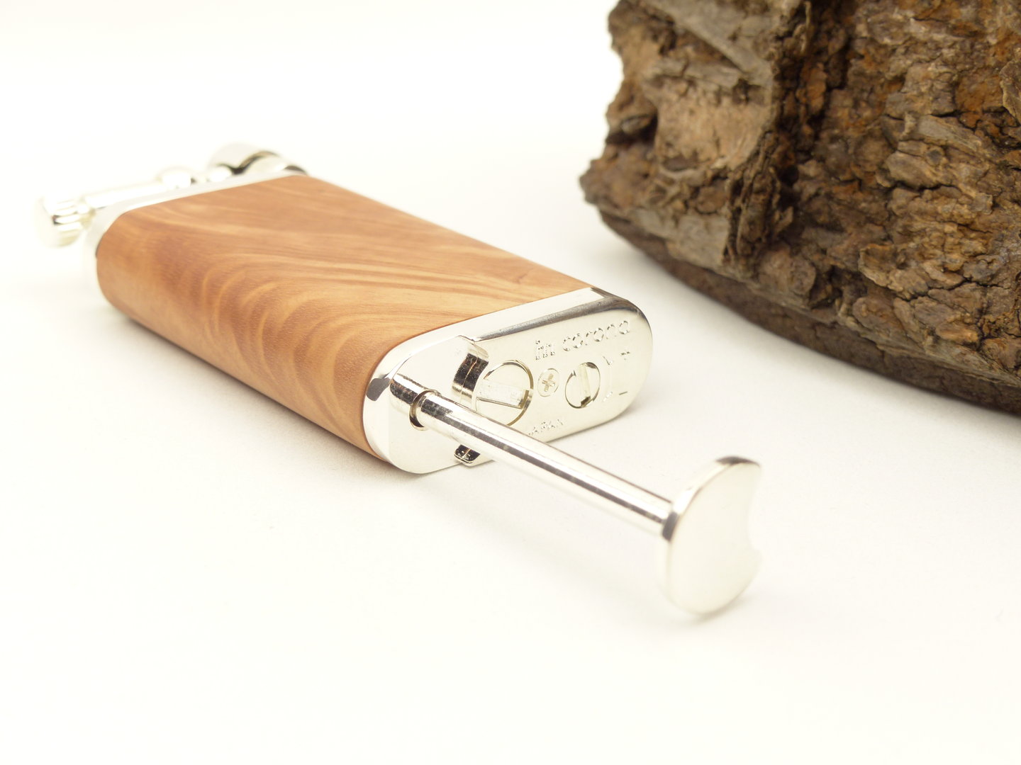 im_corona_old_boy_64_4012_8