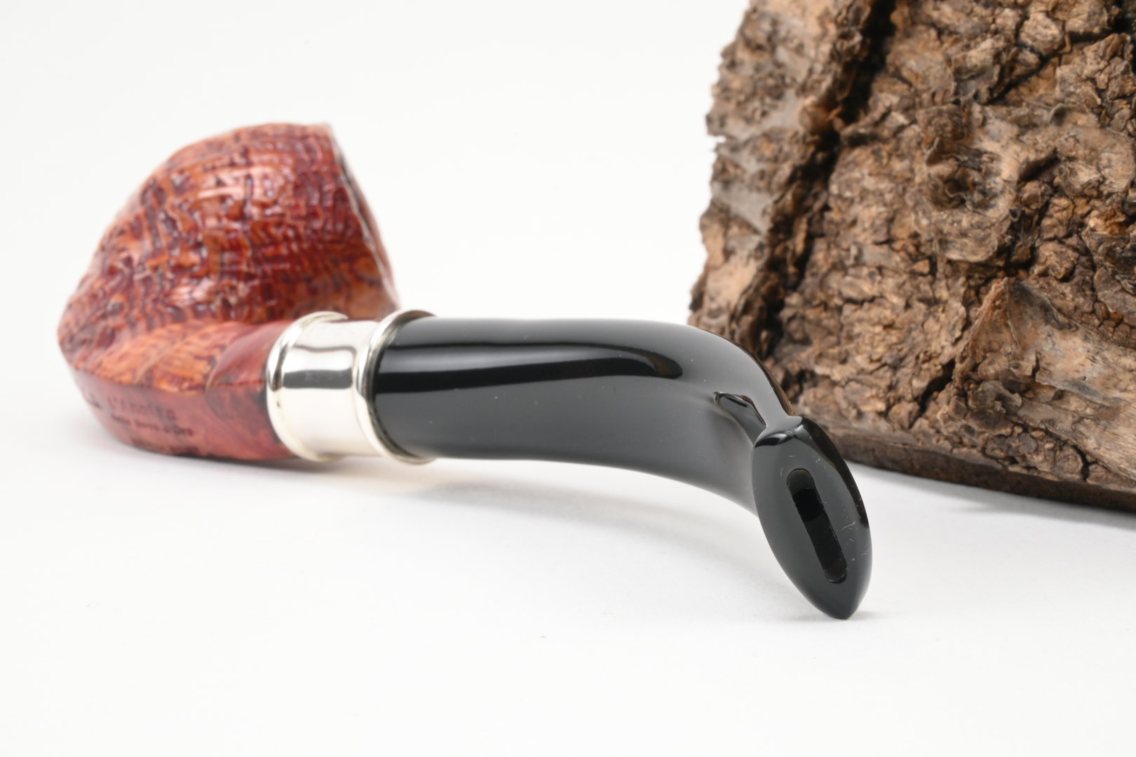 l_anatra_dalle_uova_d_oro_pipe_of_the_year_2025_sand_4