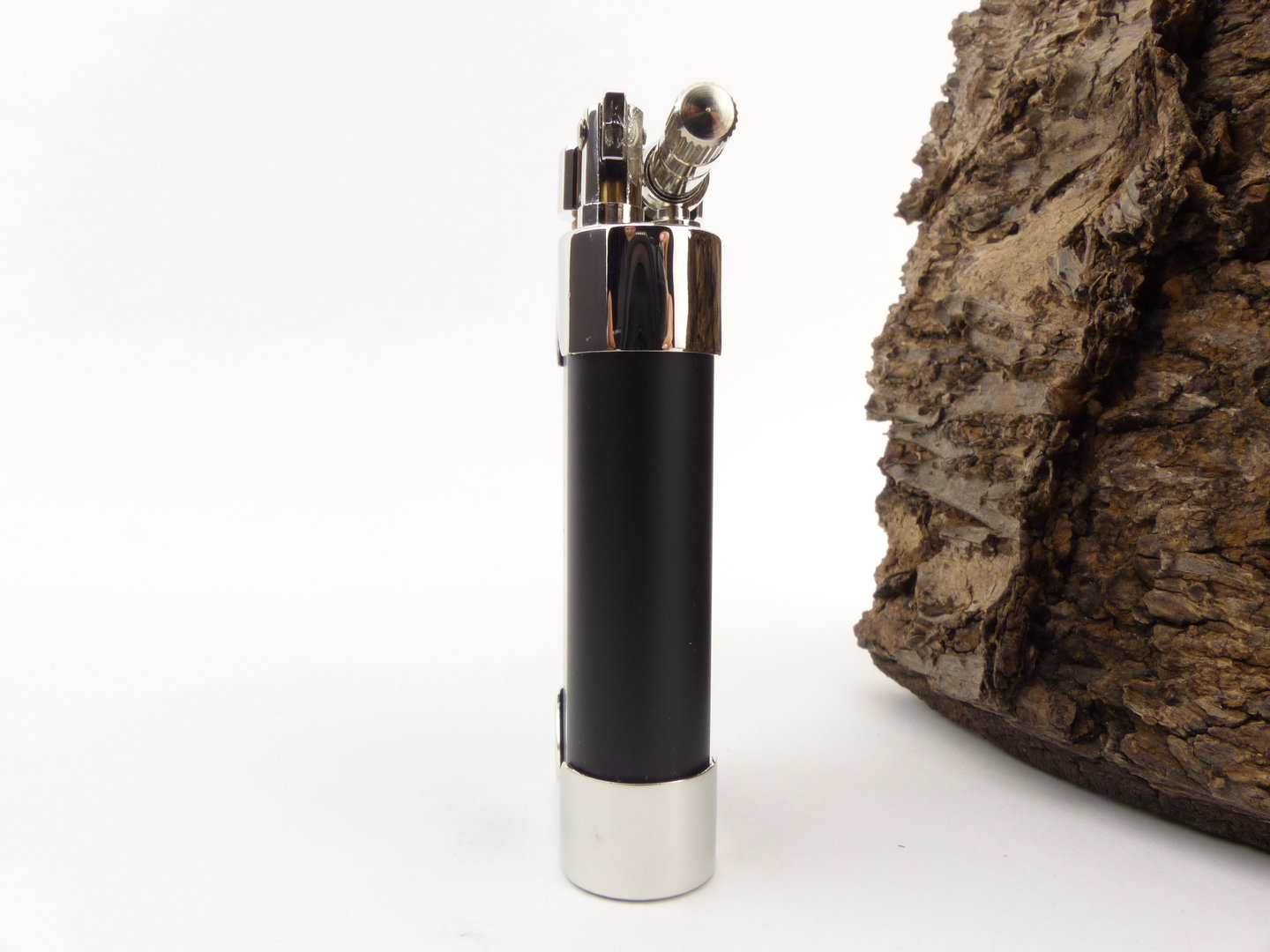 kiribi_Mikazuki_Black_pipe_lighter_4