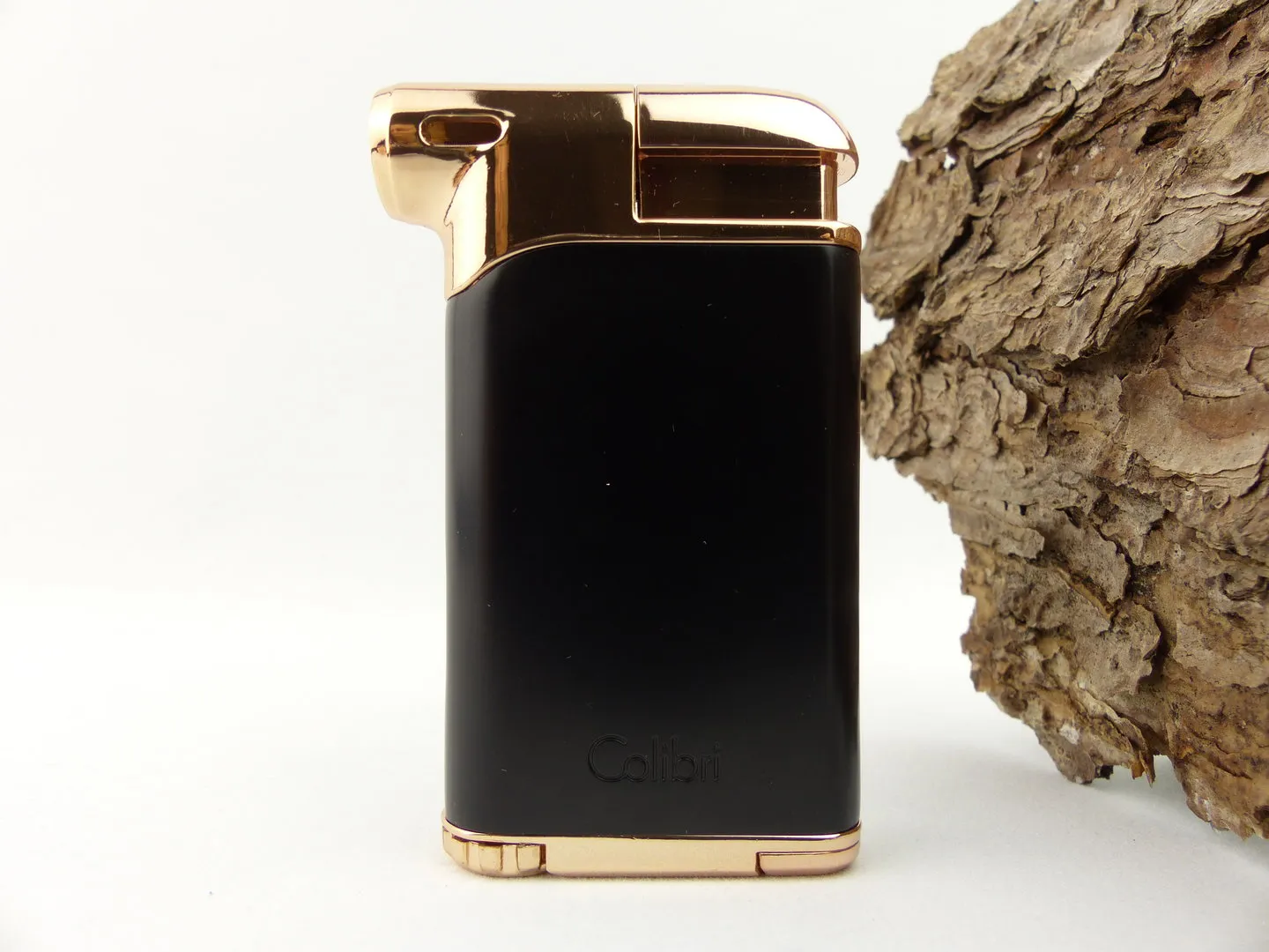 colibri_pfeifenfeuerzeug_schwarz_gold_294589_1