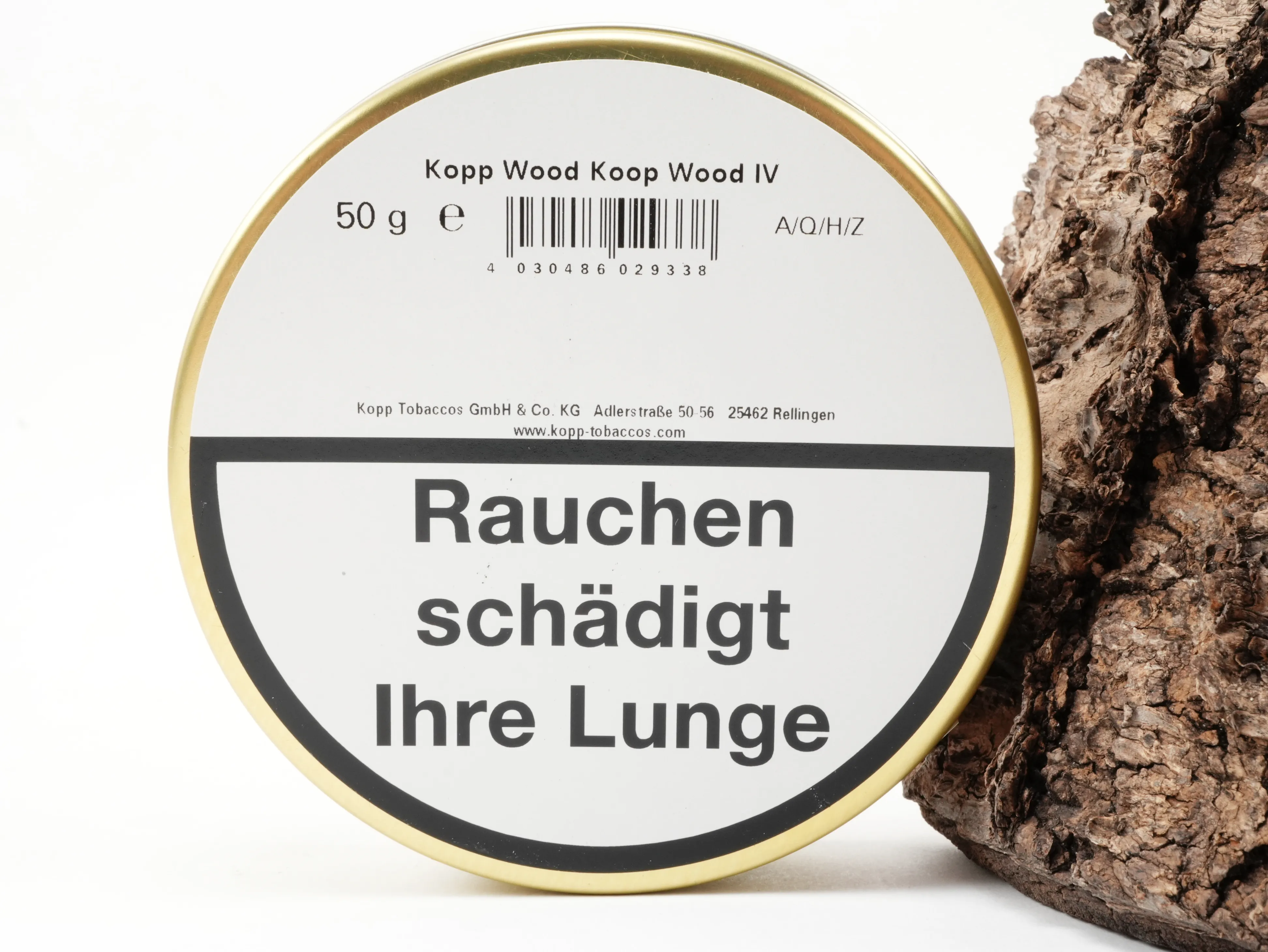Dosenrücken des Kopp Tobaccos Wood IV Pfeifentabaks mit Herstellerangaben und EAN-Barcode