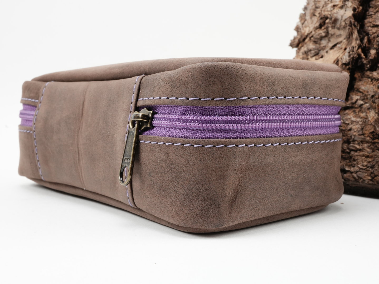 jeppesen_pipe_bag_brown_purple_4