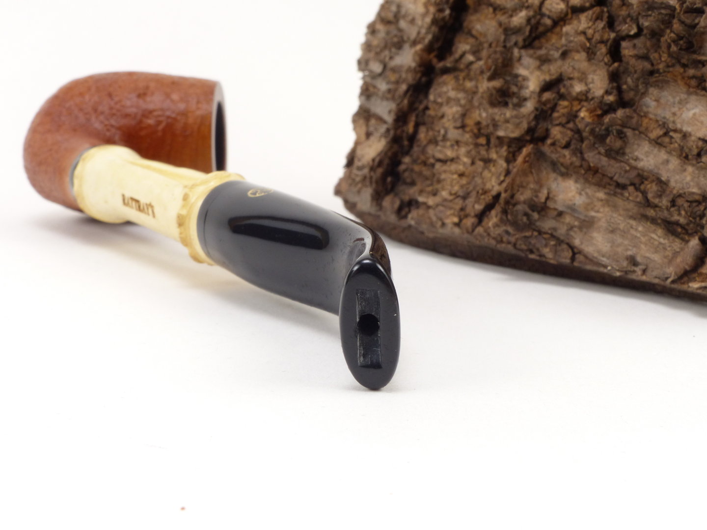 rattrays_bamboo_bent_sand_light_filter_4