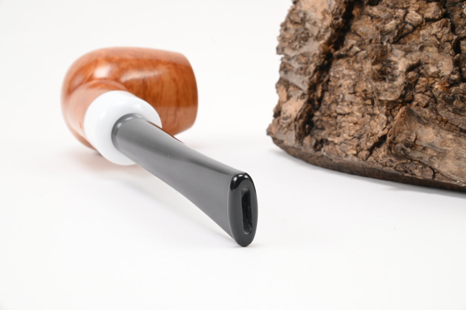 white_elephant_pipe_pfeife_kenya_light_14_4