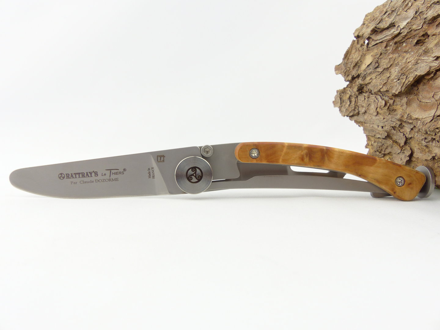 rattrays_pfeifenmesser_explorer_thuya_3