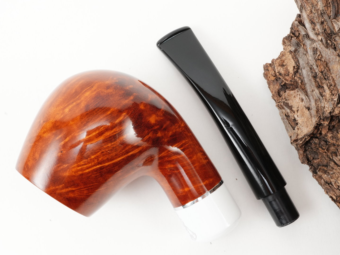 white_elephant_pipe_pfeife_kenya_terra_16_9