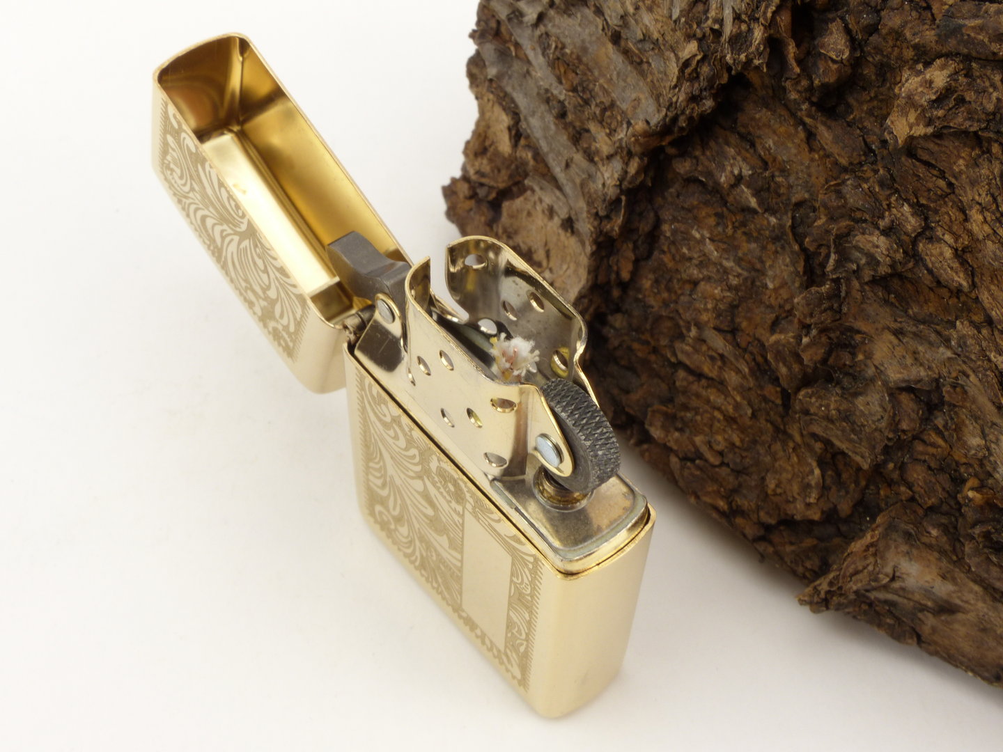 zippo_feuerzeug_venetian_brass_60000814_6