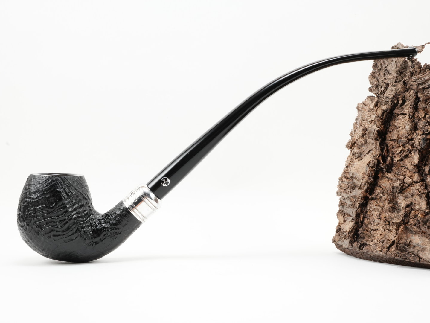 rattrays_the_bagpiper_sand_black_2