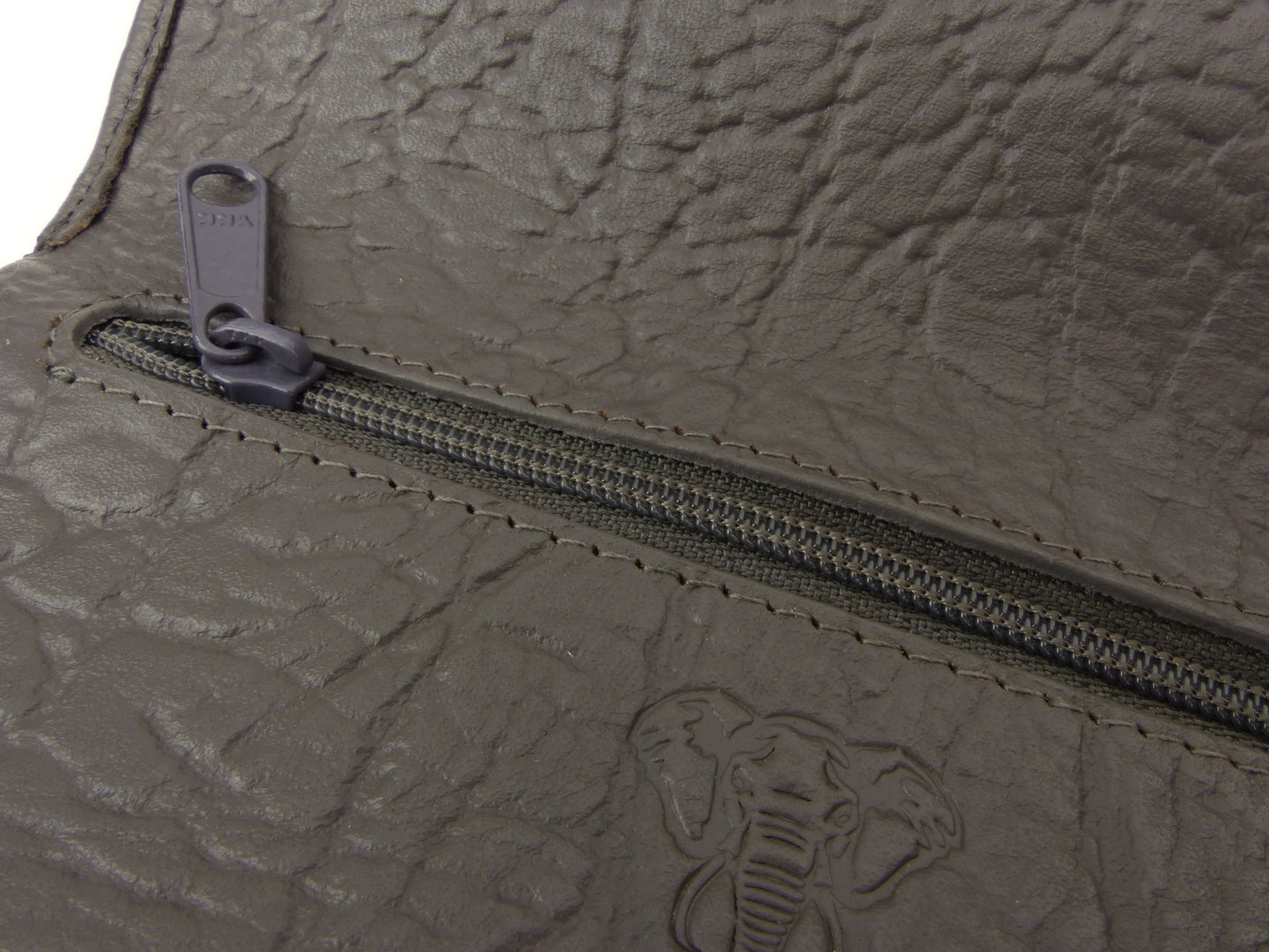 white_elephant_pfeifentasche_loxo_cp1_7