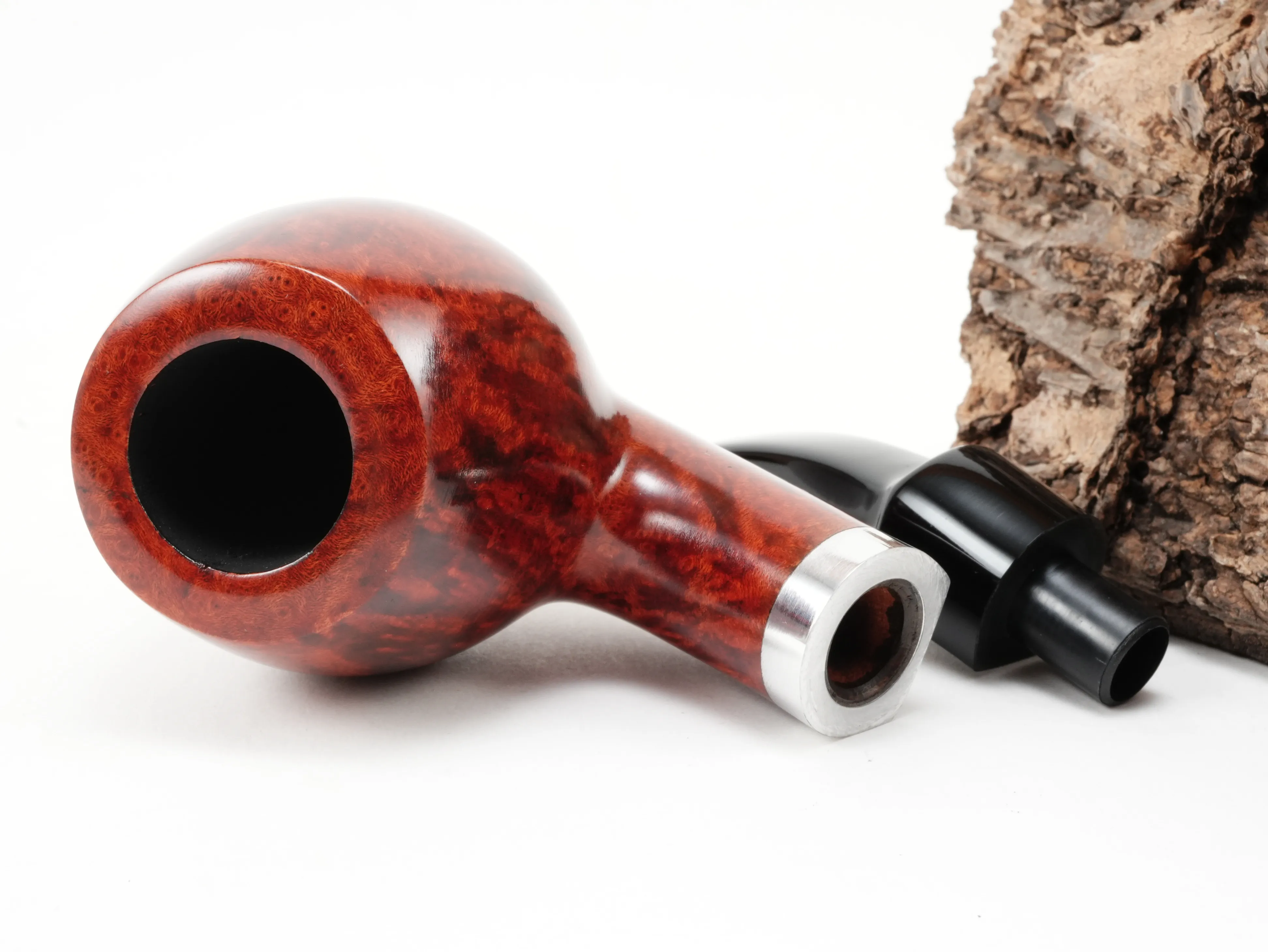 Zerlegte Stanwell København Terracotta 232 Pfeife mit Blick auf die 9mm Filterbohrung und den Aluminiumring am Holmende