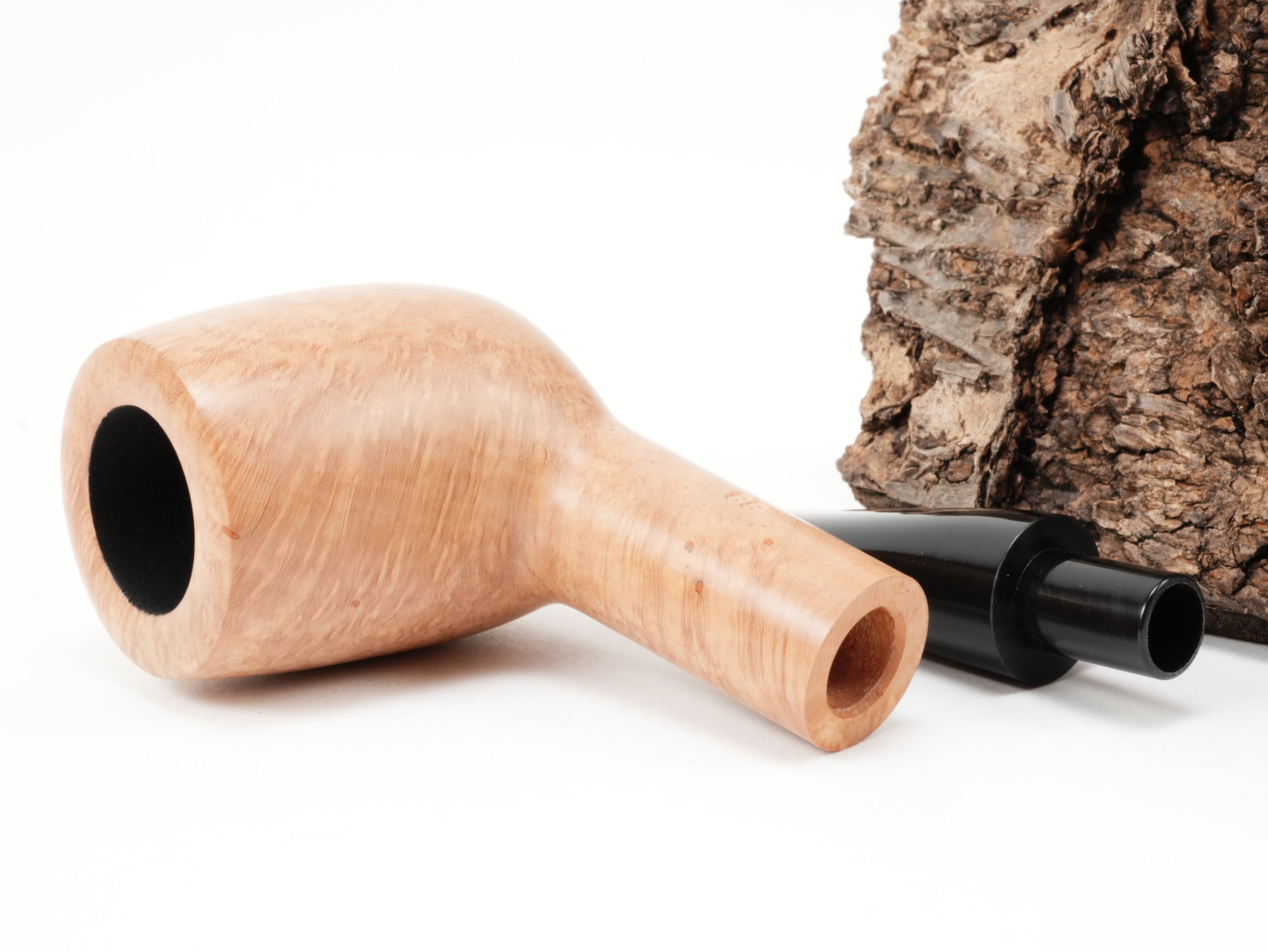 Zerlegte Stanwell Authentic Natural 88 mit Blick auf die Holmbohrung für 9mm Filter und den Mundstückzapfen