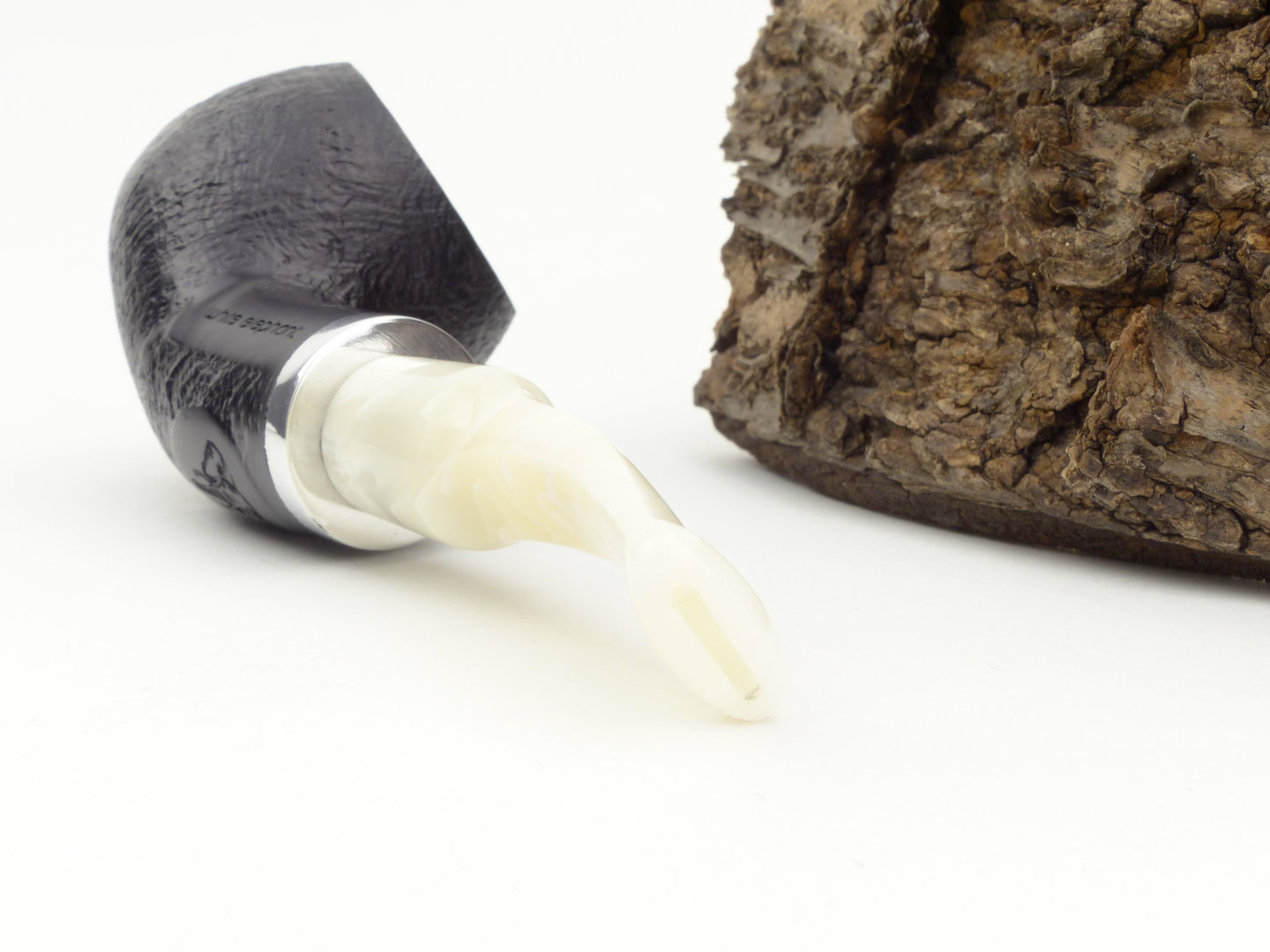 white_elephant_ebony_ivory_sand_2_4