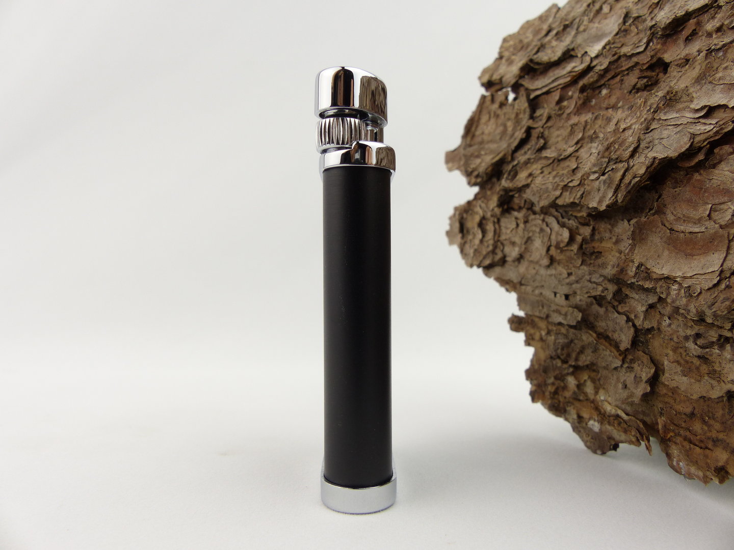 im-corona-ic-64-9111-c-old-boy_3