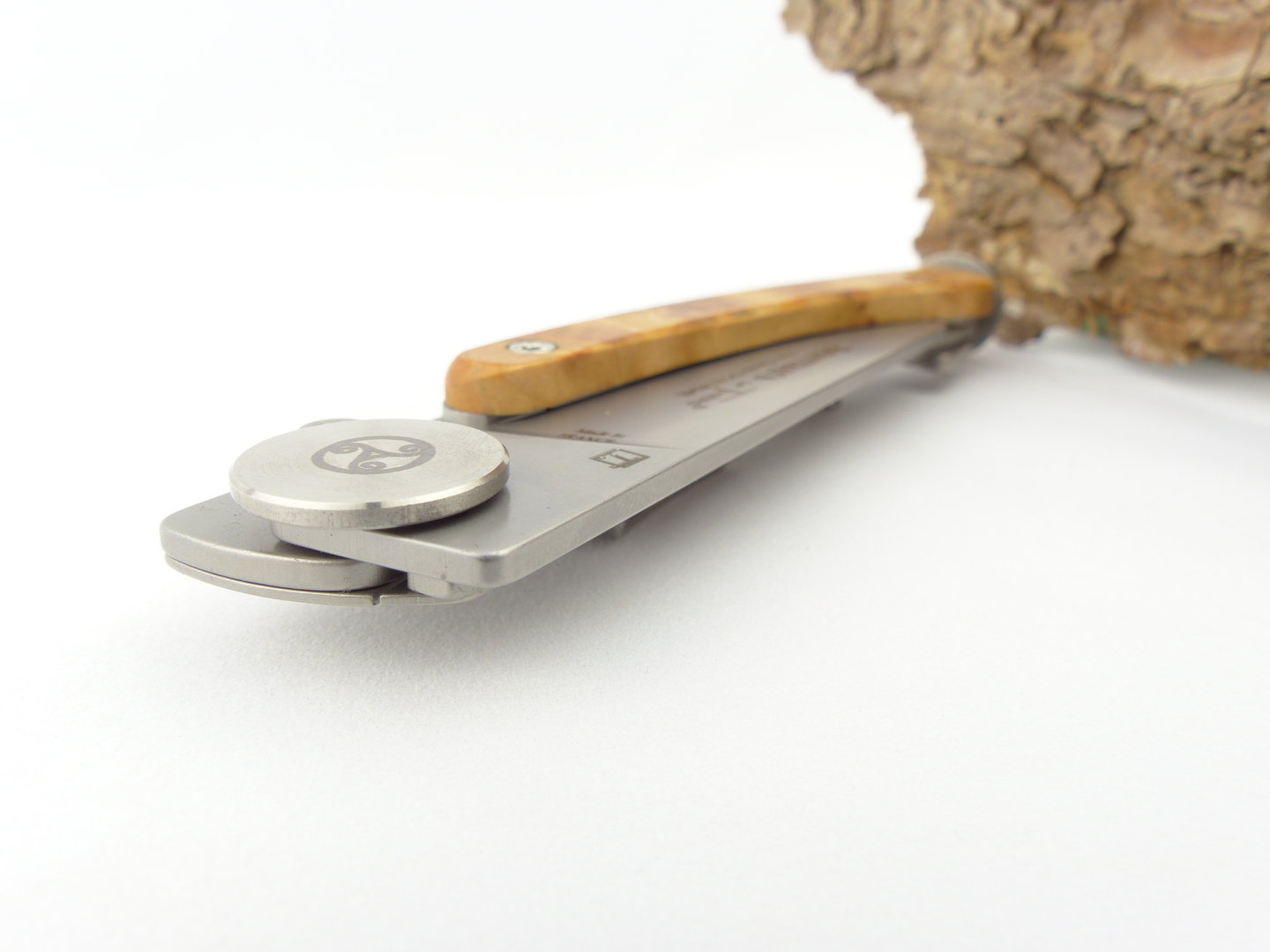 rattrays_pfeifenmesser_explorer_thuya_7