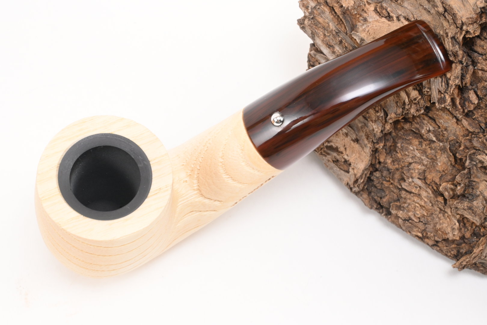 white_elephant_pipe_pfeife_etosha_4_3