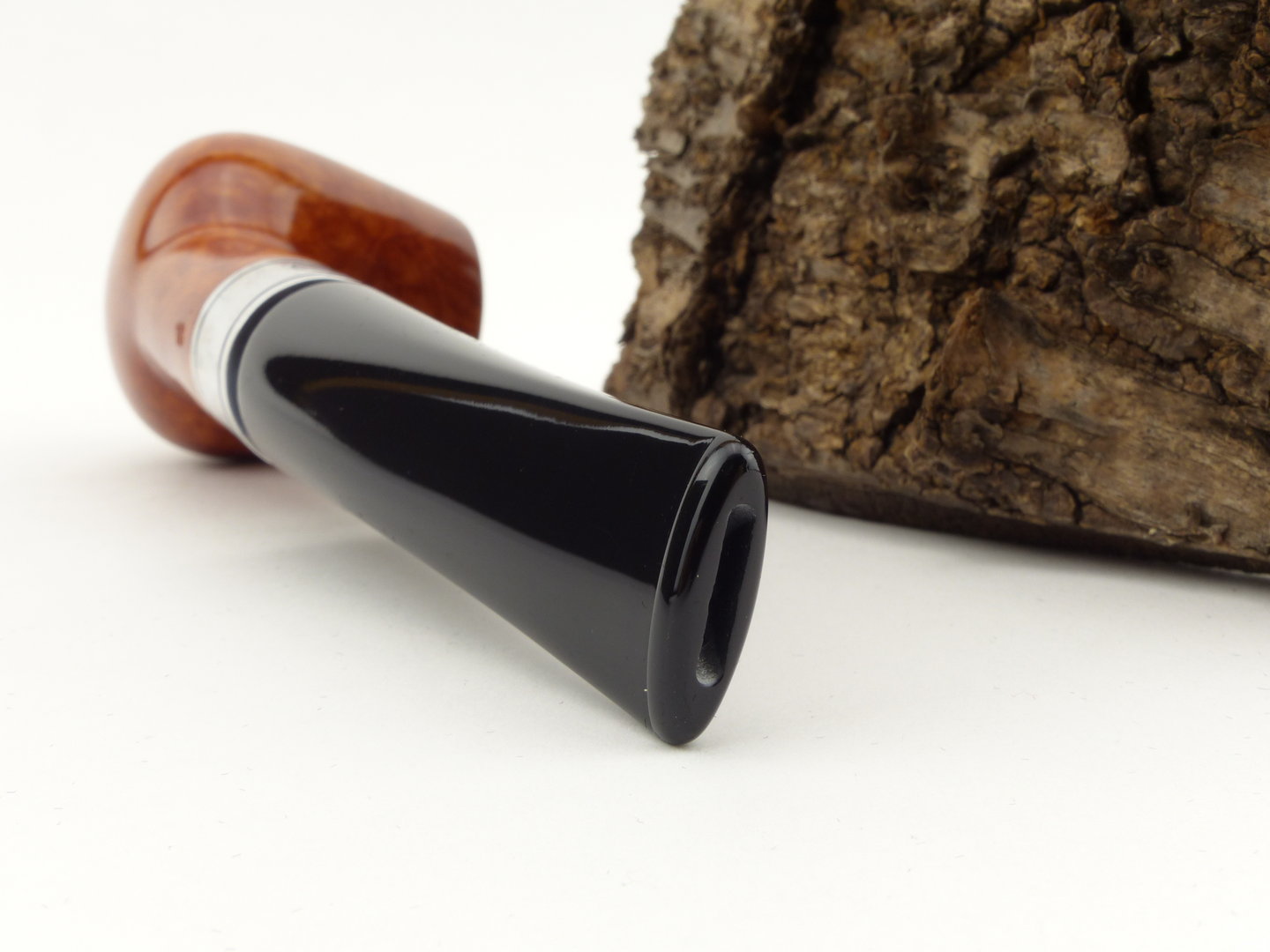 rattrays_monarch_18_light_black_4