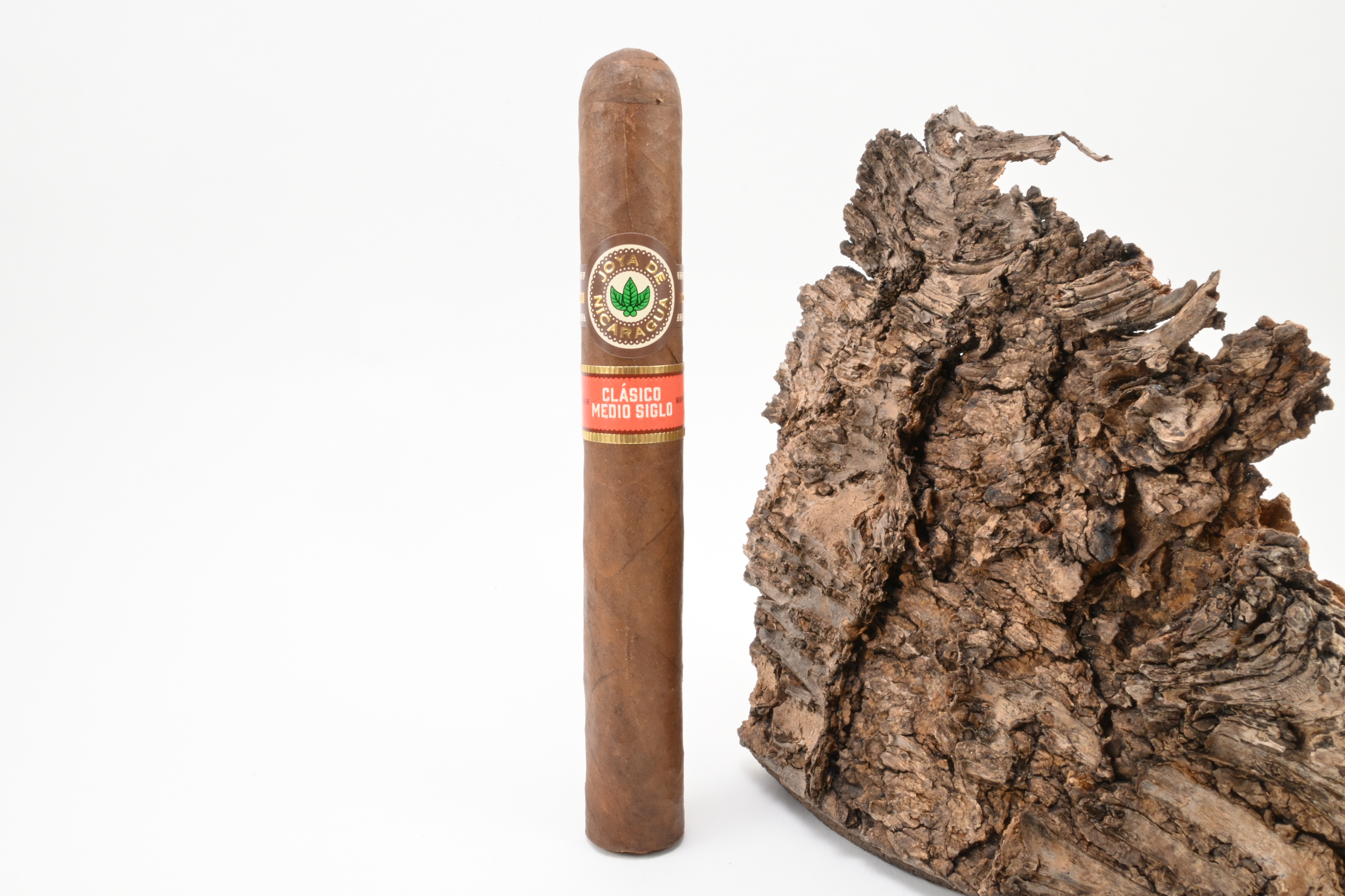 Joya de Nicaragua Clásico Medio Siglo Toro