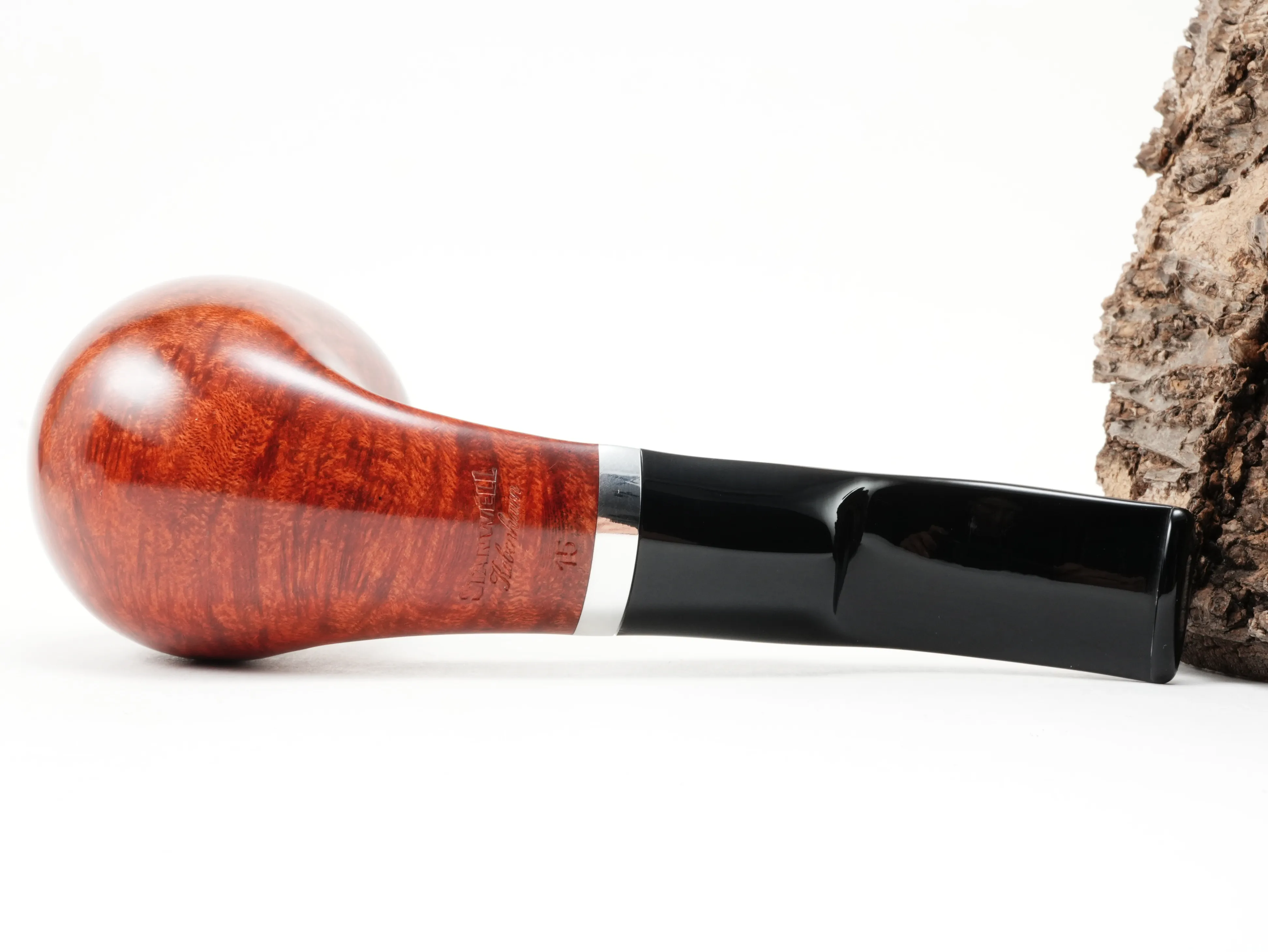 Unterseite der Stanwell København Terracotta 15 Pfeife mit feiner Bruyère-Maserung und Stempelung Stanwell København 15