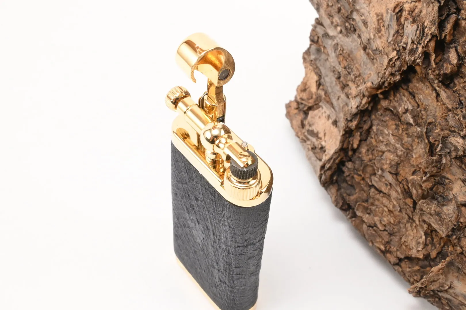 im_corona_64-5003_old_boy_pipe_lighter_6